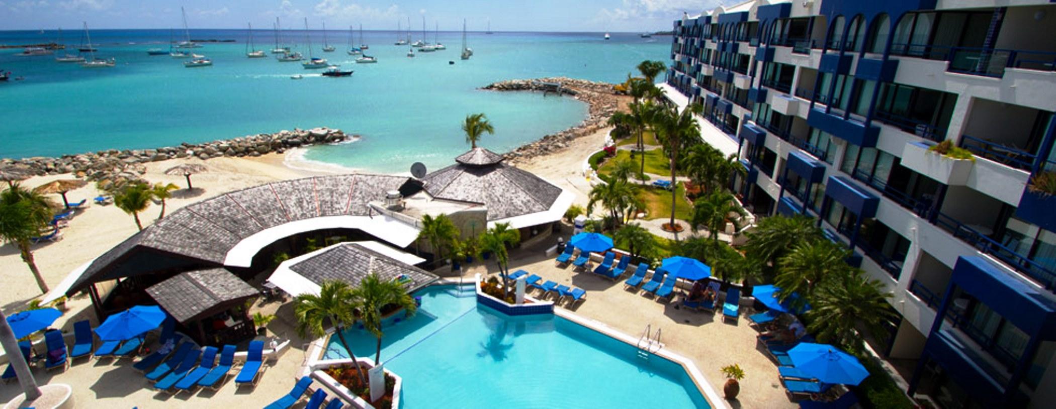 Vista Exterior Royal Palm Beach Club
