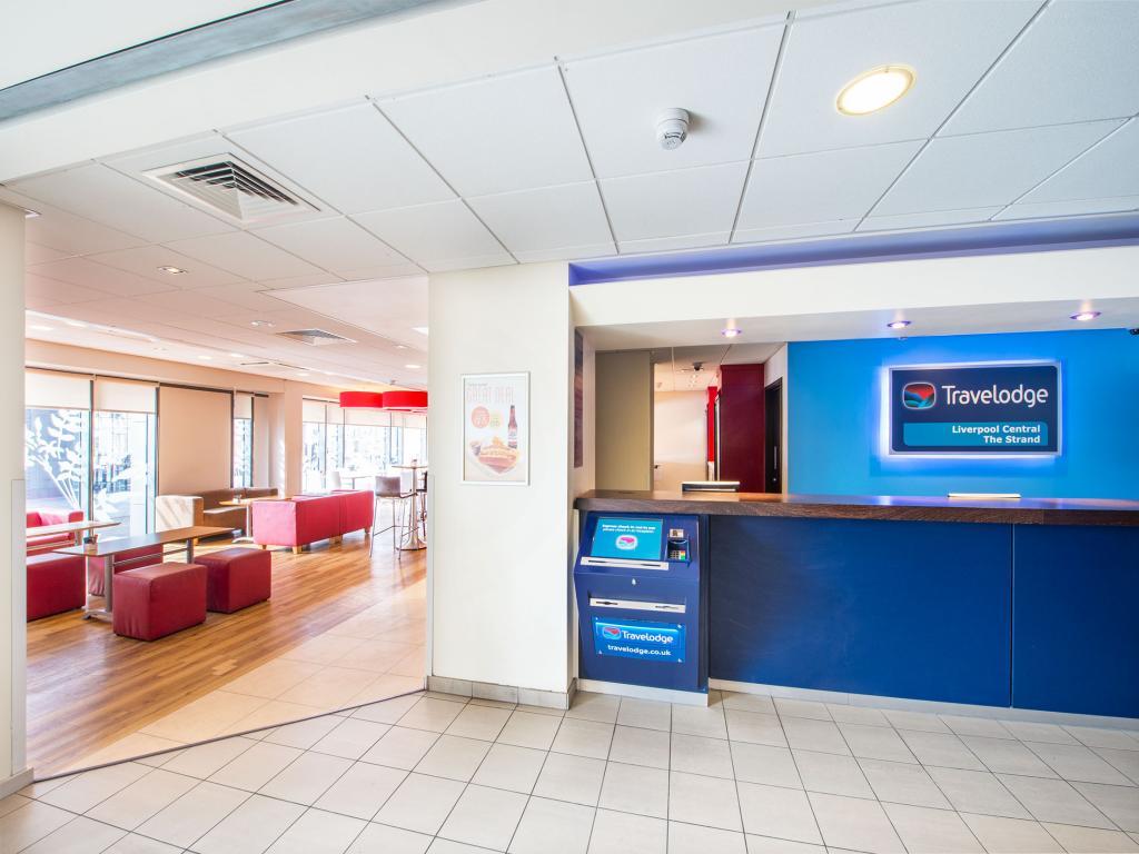 Vista Lobby Travelodge Liverpool Central The Strand