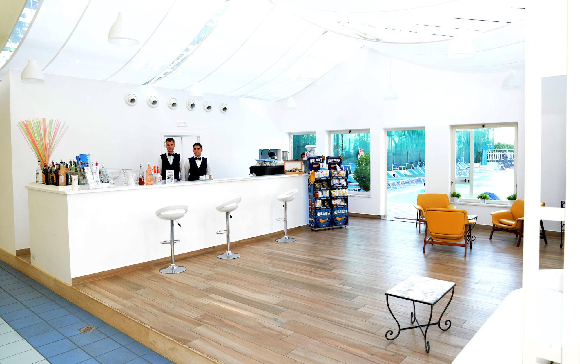 Bar/Salón Grand Hotel Flora