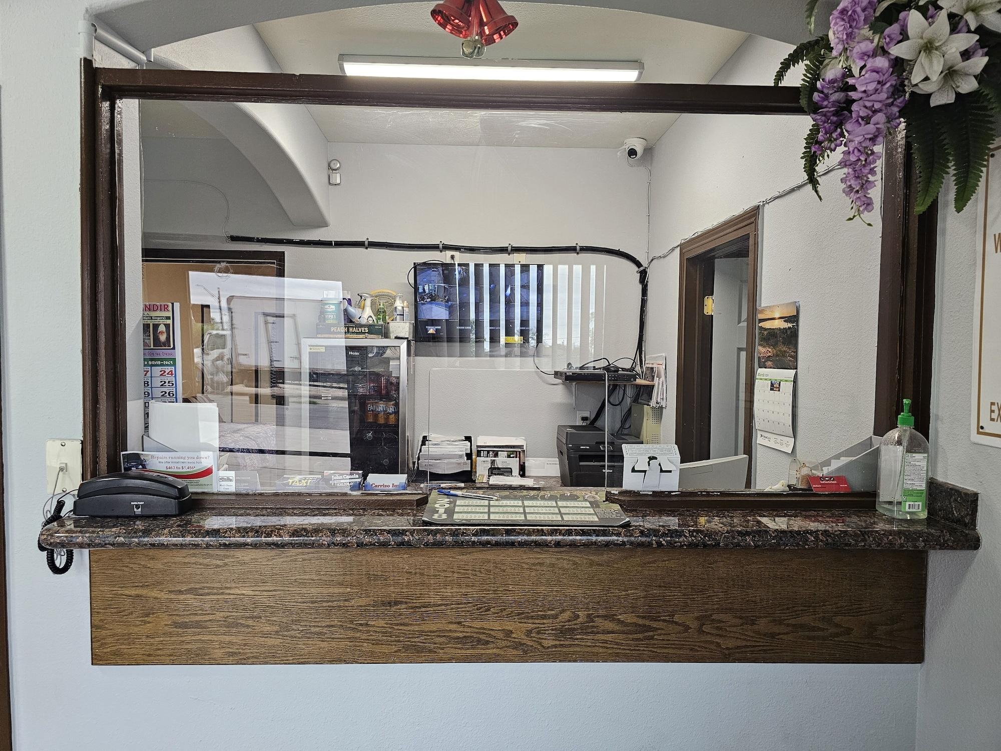 Vista Lobby Carrizo Inn