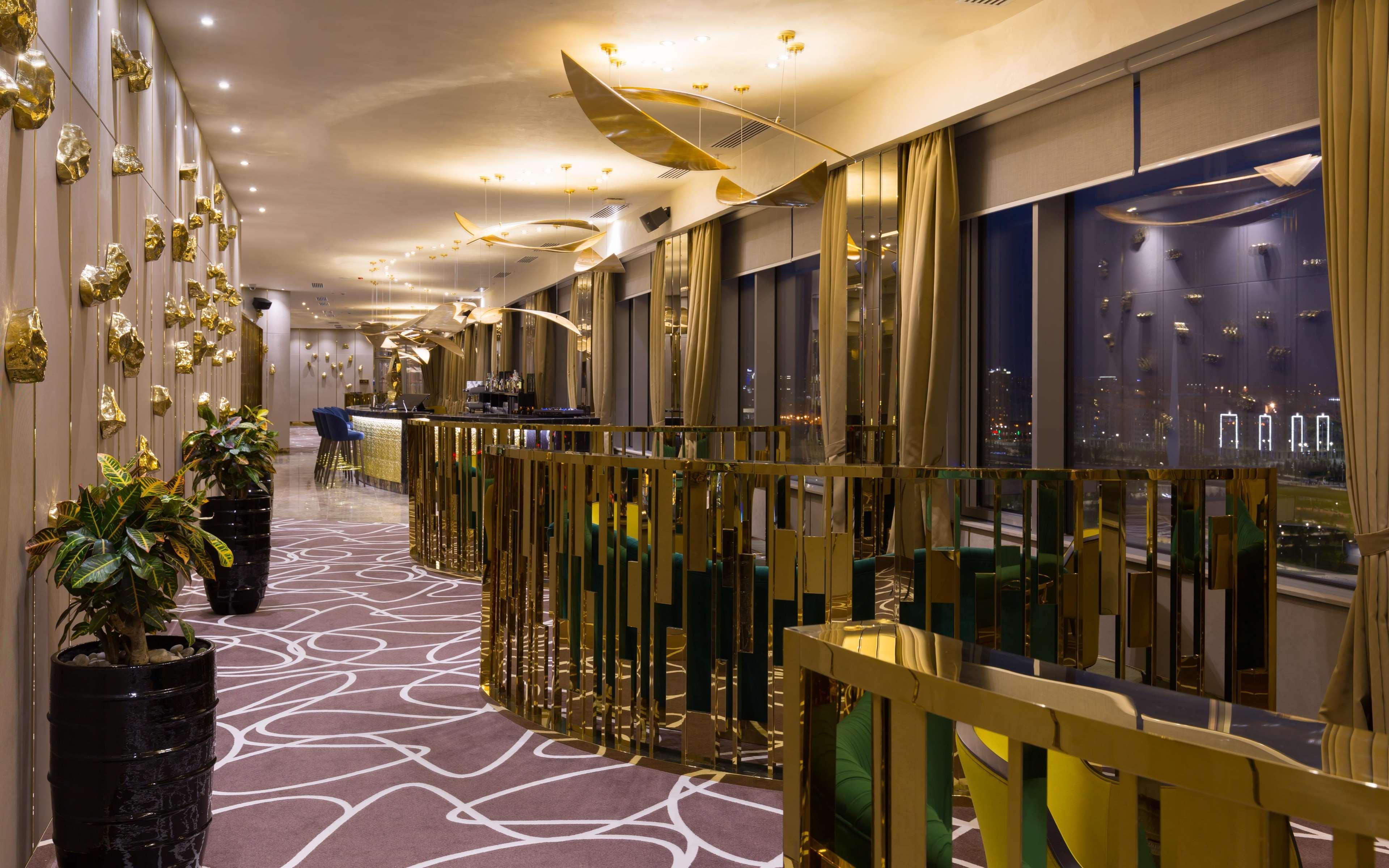 Bar/Salón Hilton Astana