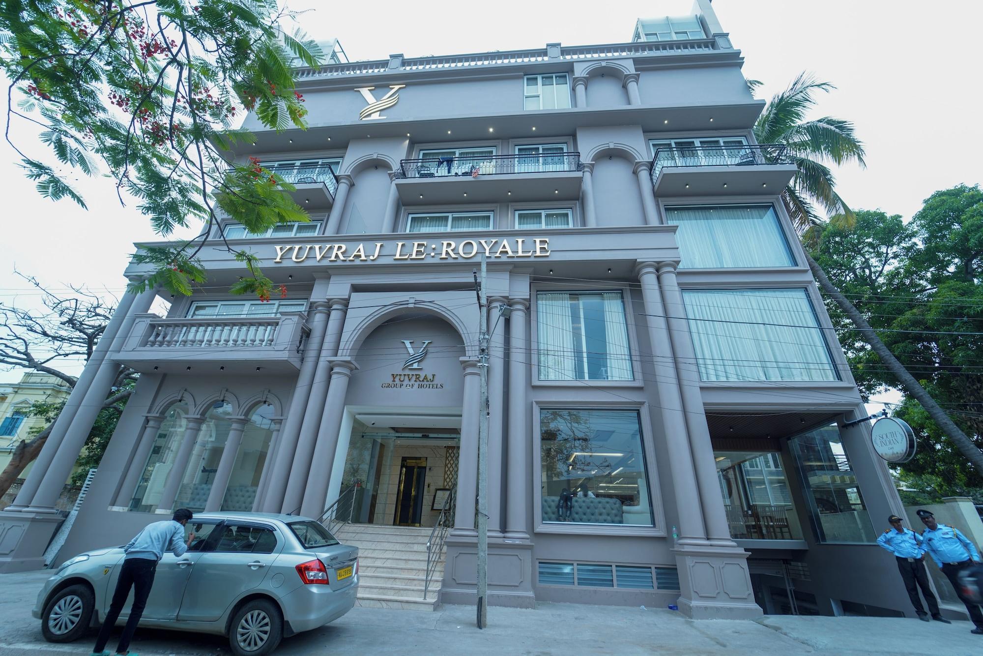 Vista Exterior Yuvraj Le Royale