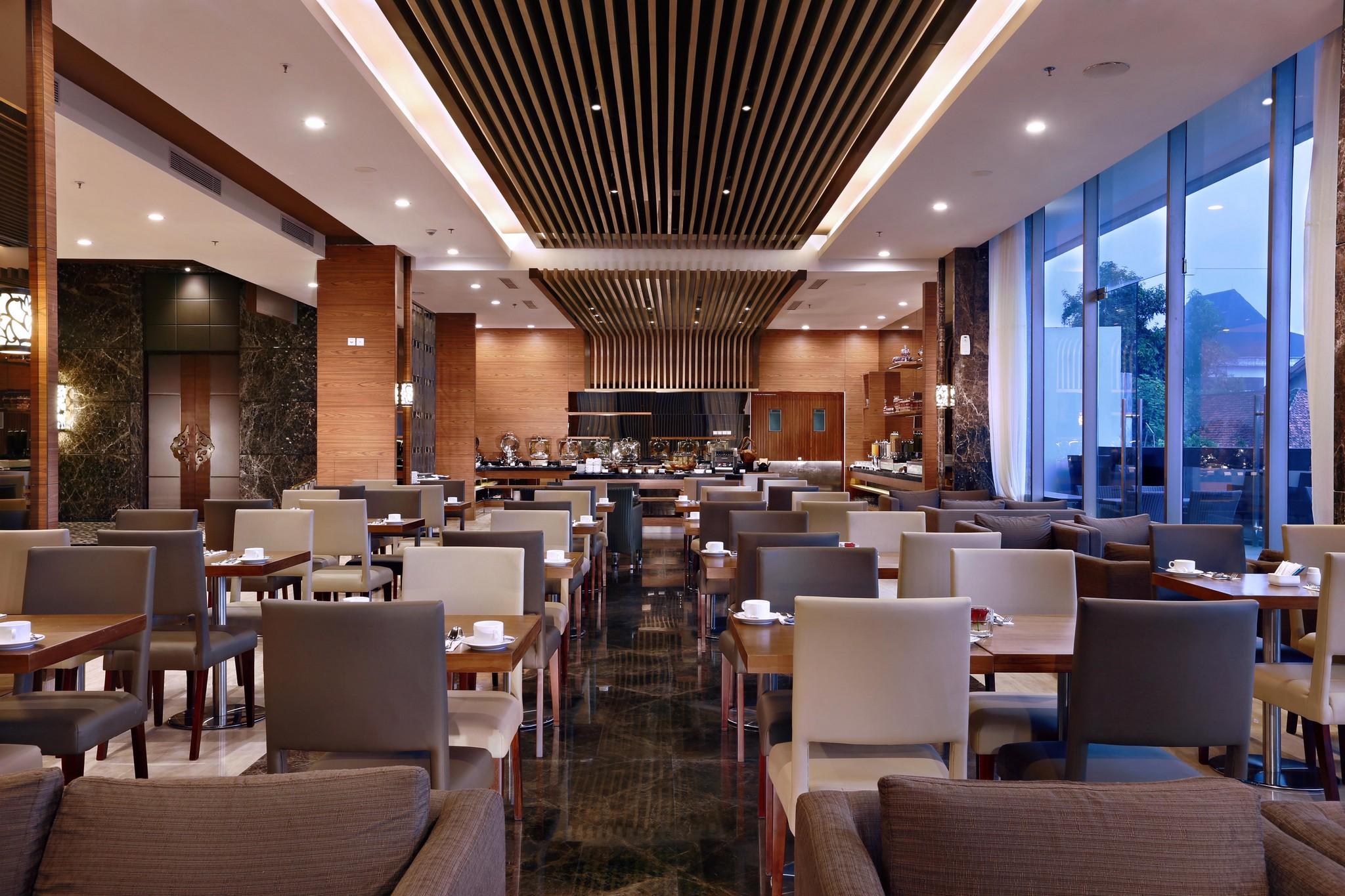 Restaurant Harper Malioboro Yogyakarta by ASTON