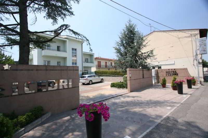 Vista Exterior Hotel I Cedri