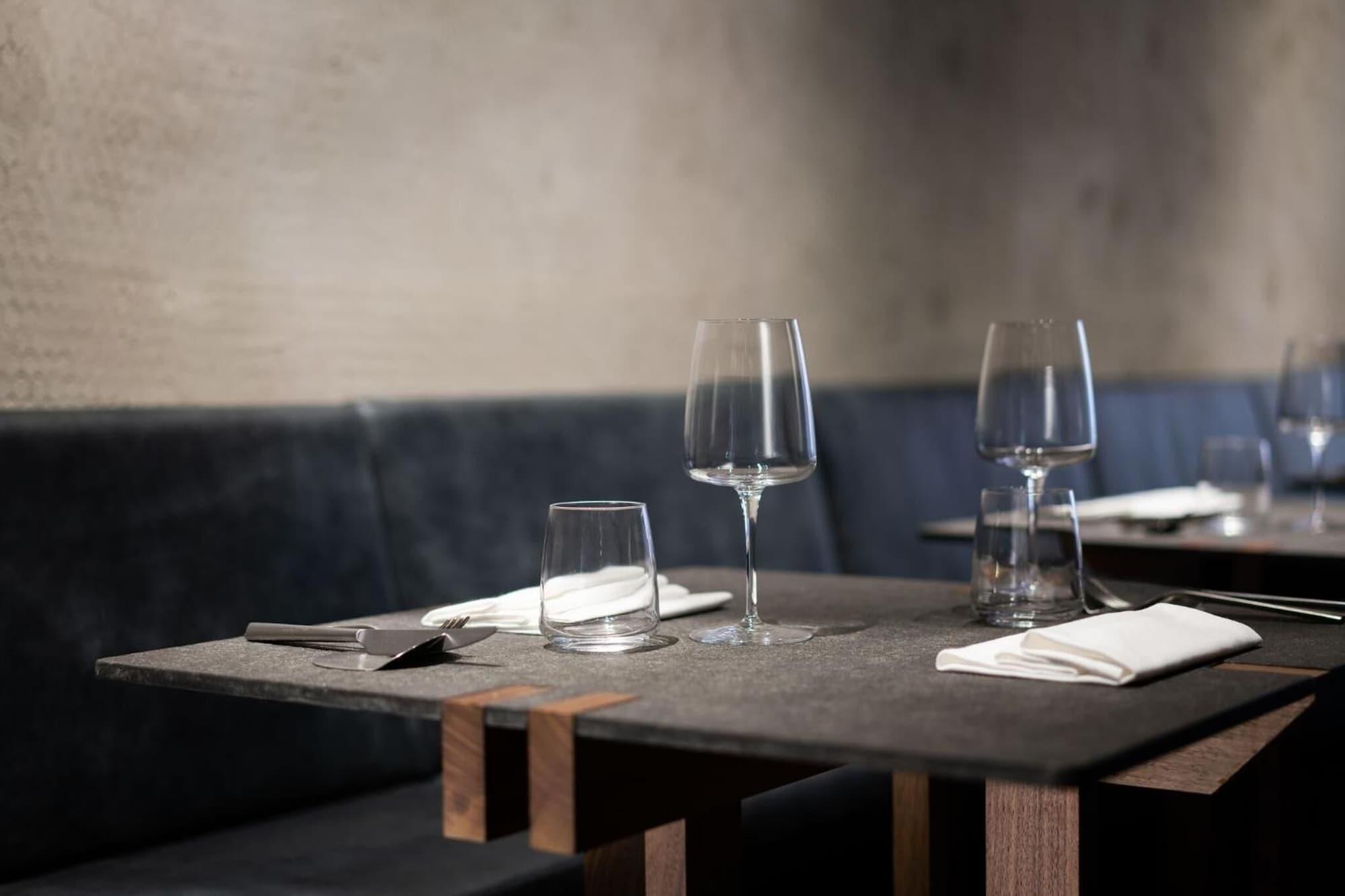 Restaurant Hotel Scenario