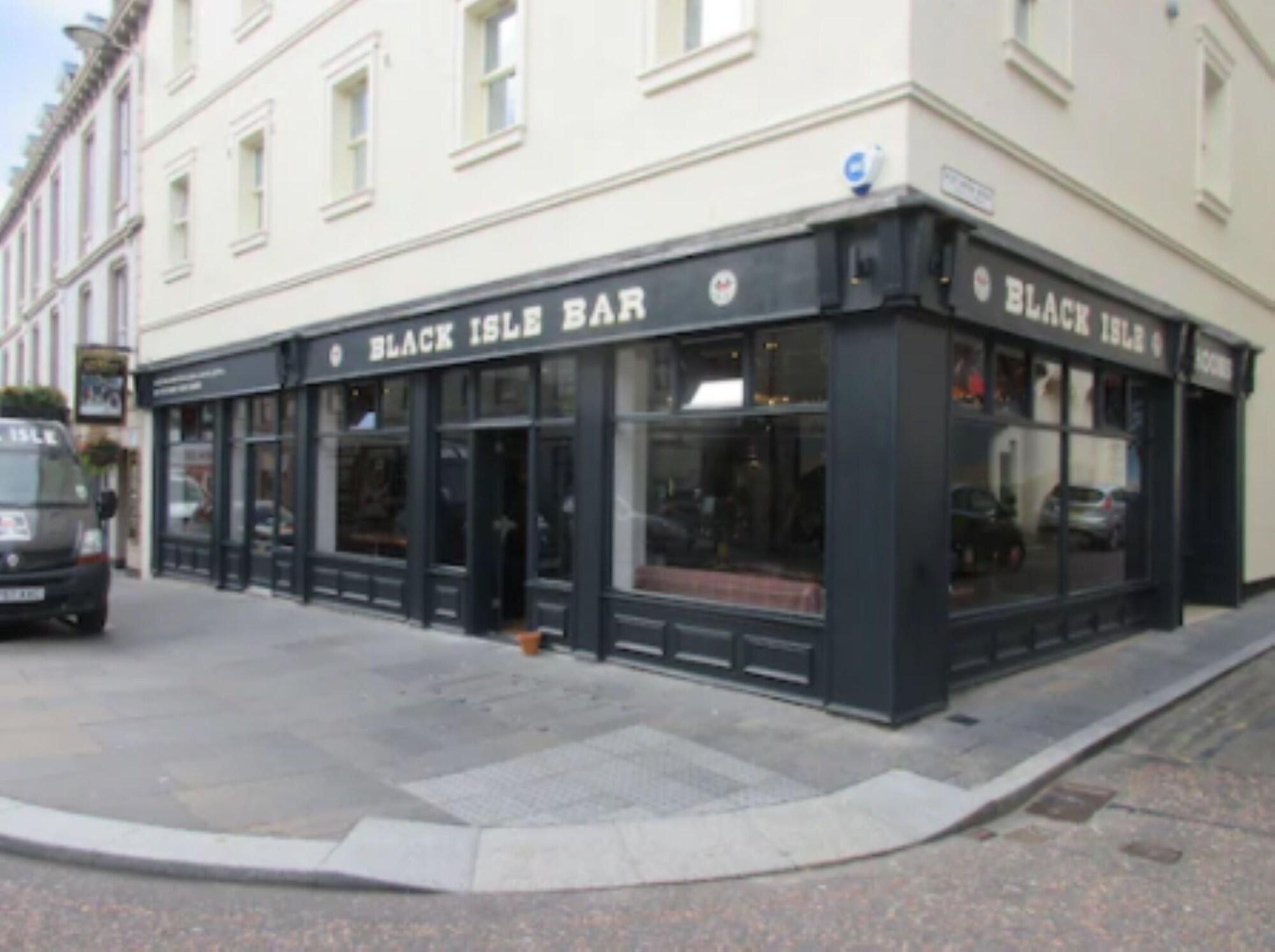 Varios Black Isle Bar and Rooms