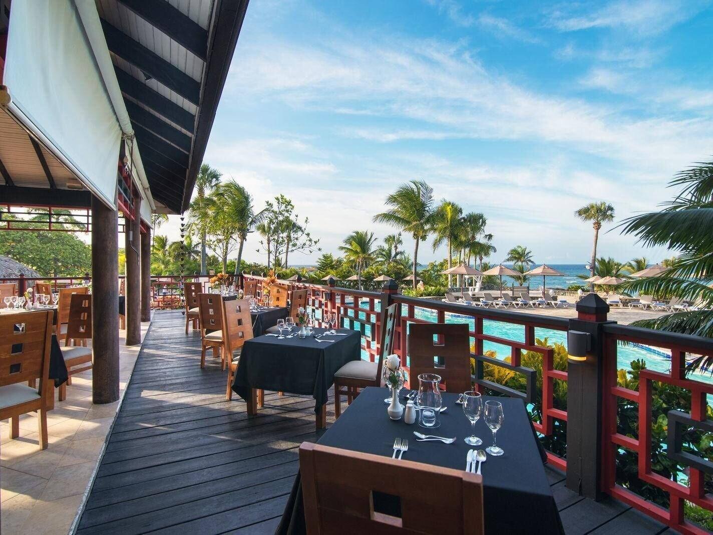 Restaurant Affordable Luxury Vacation