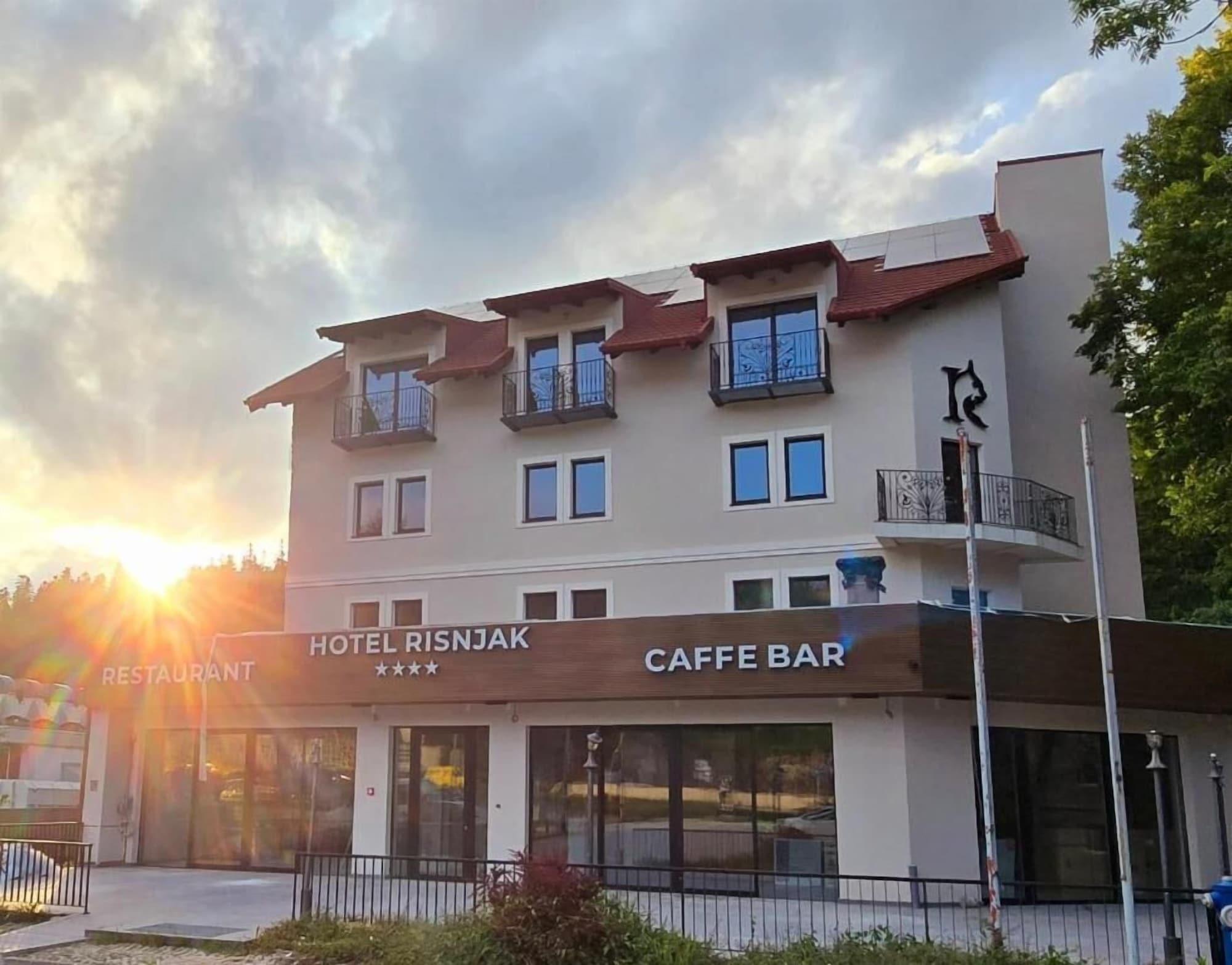 Vista Exterior Hotel Risnjak