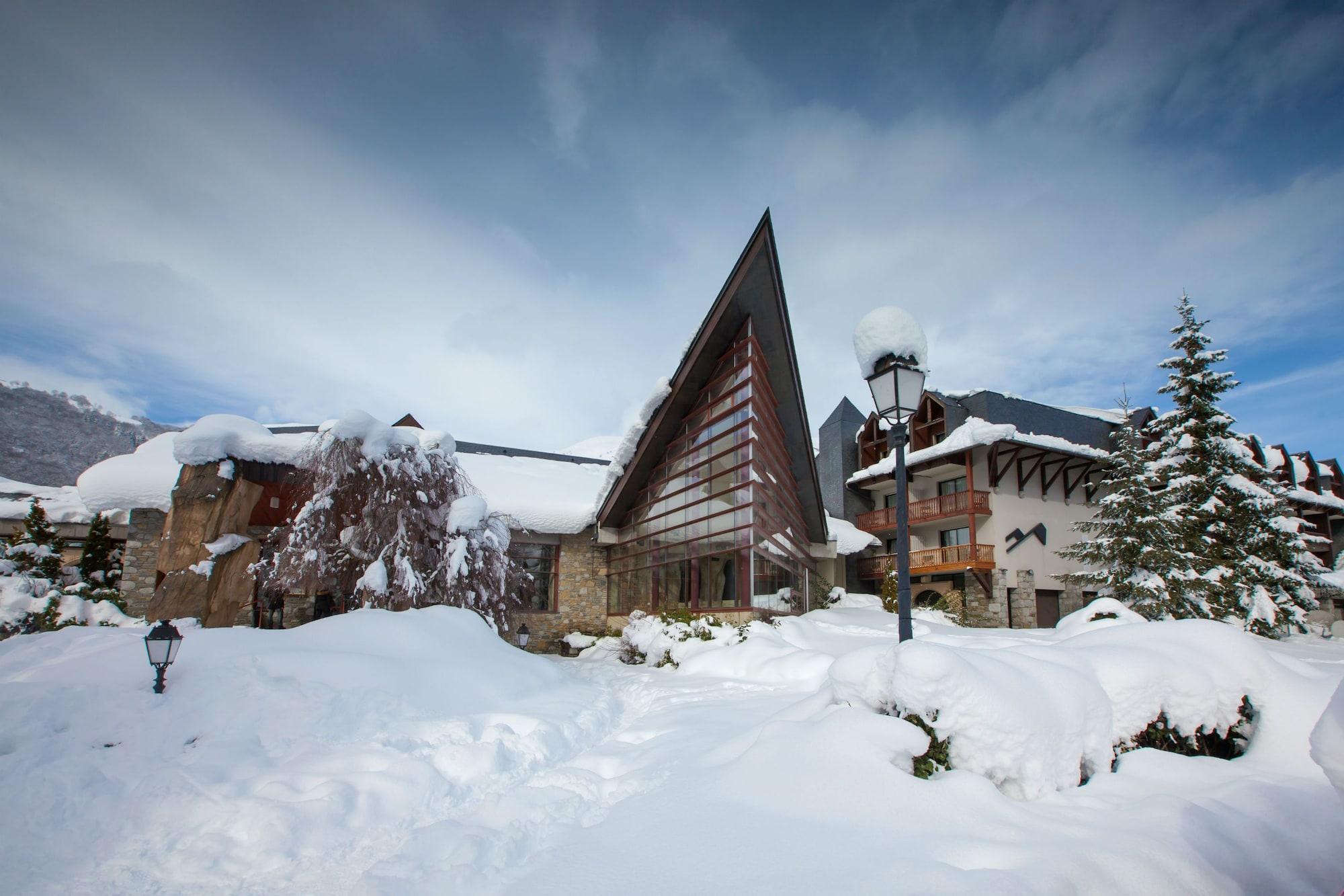 Vista Exterior Hôtel Mercure de Saint-Lary