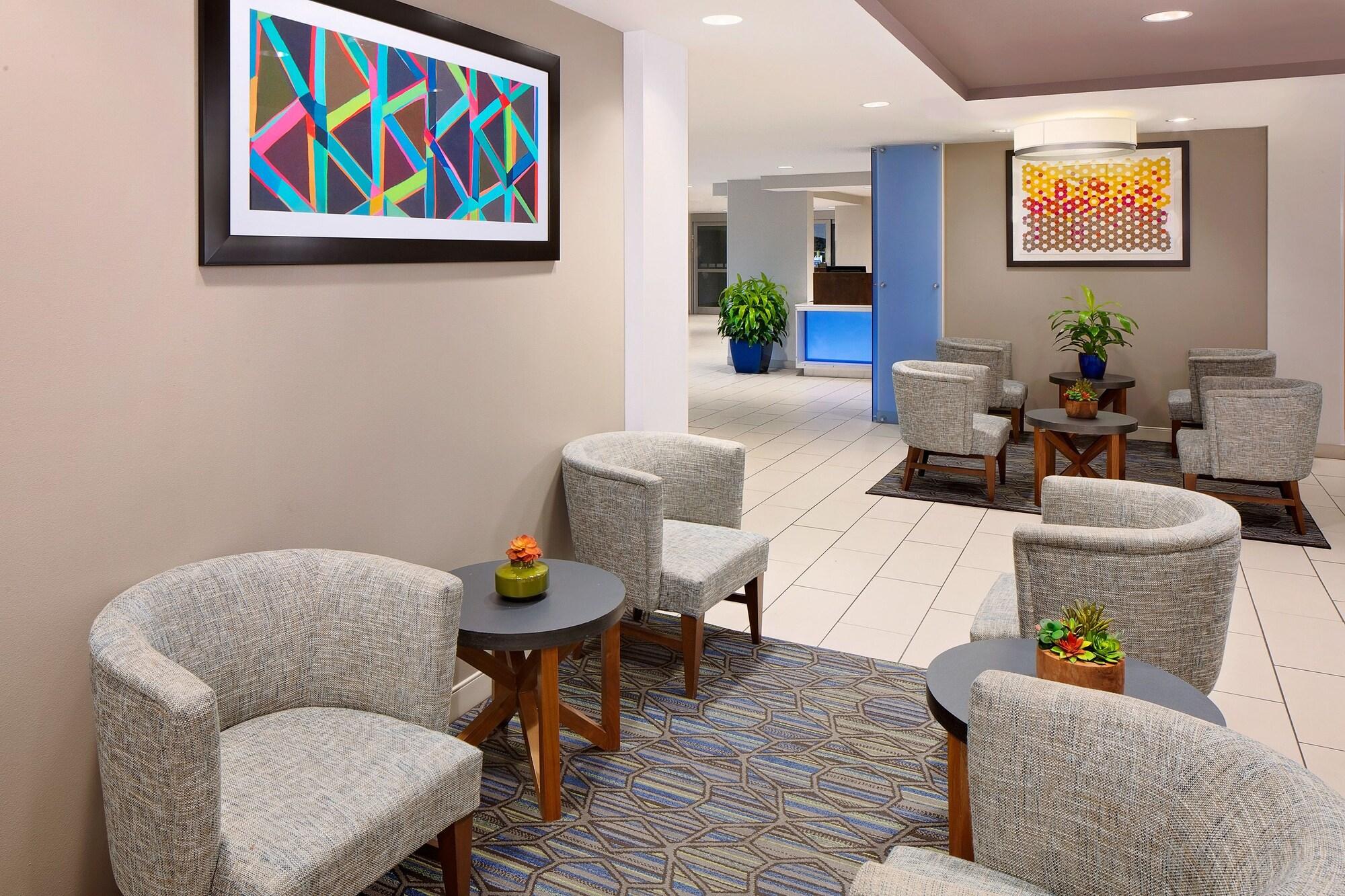 Vista Lobby Holiday Inn Express & Suites Austin Downtown - University by IHG