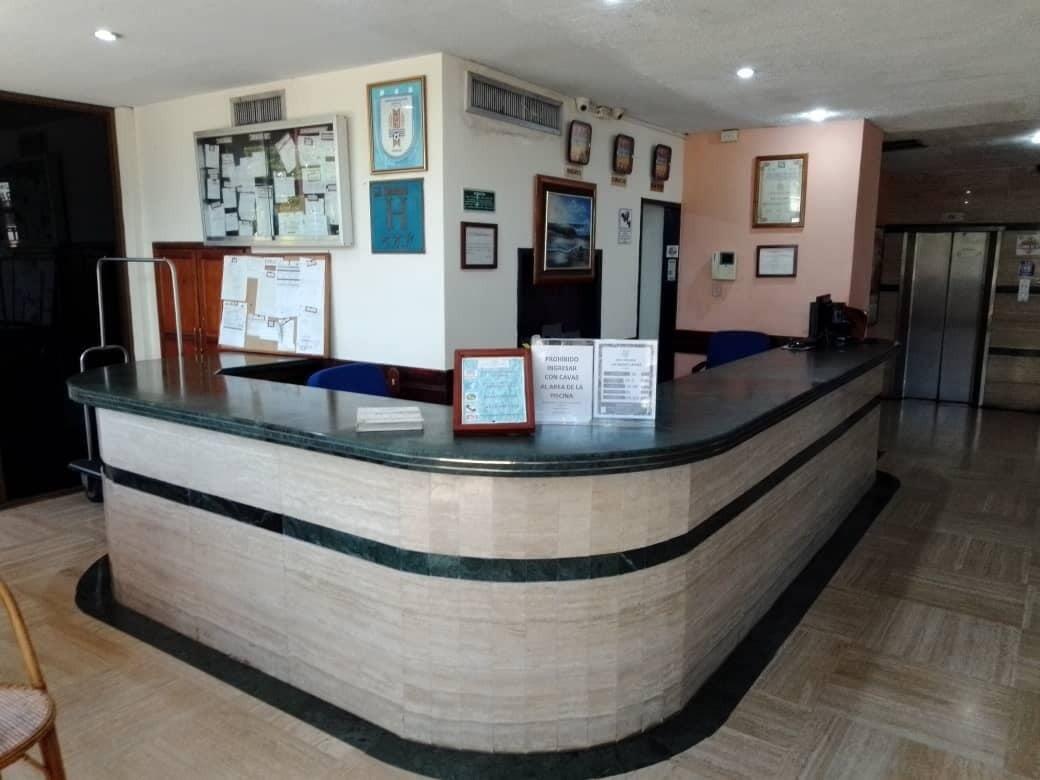 Vista Lobby LAS QUINCE LETRAS MACUTO