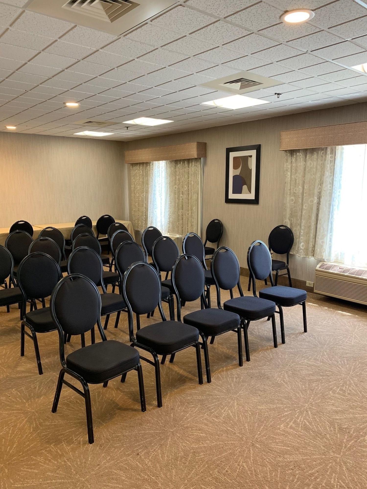 Sala de Reuniones Holiday Inn Express Ludlow by IHG