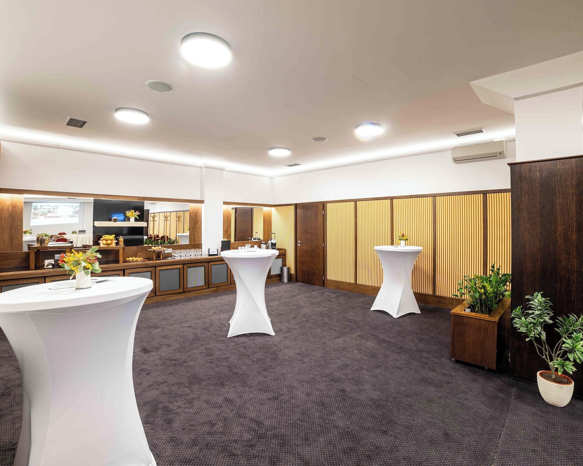 Sala de Reuniones Hotel Baltaci Atrium