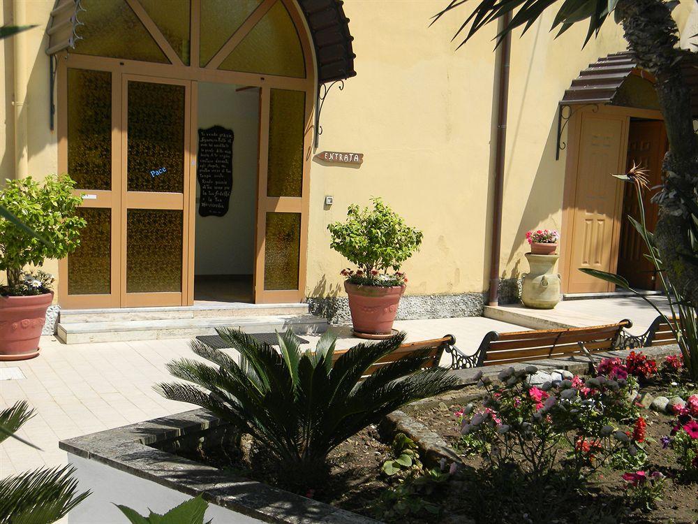 Vista Exterior Oasi Madre della Pace