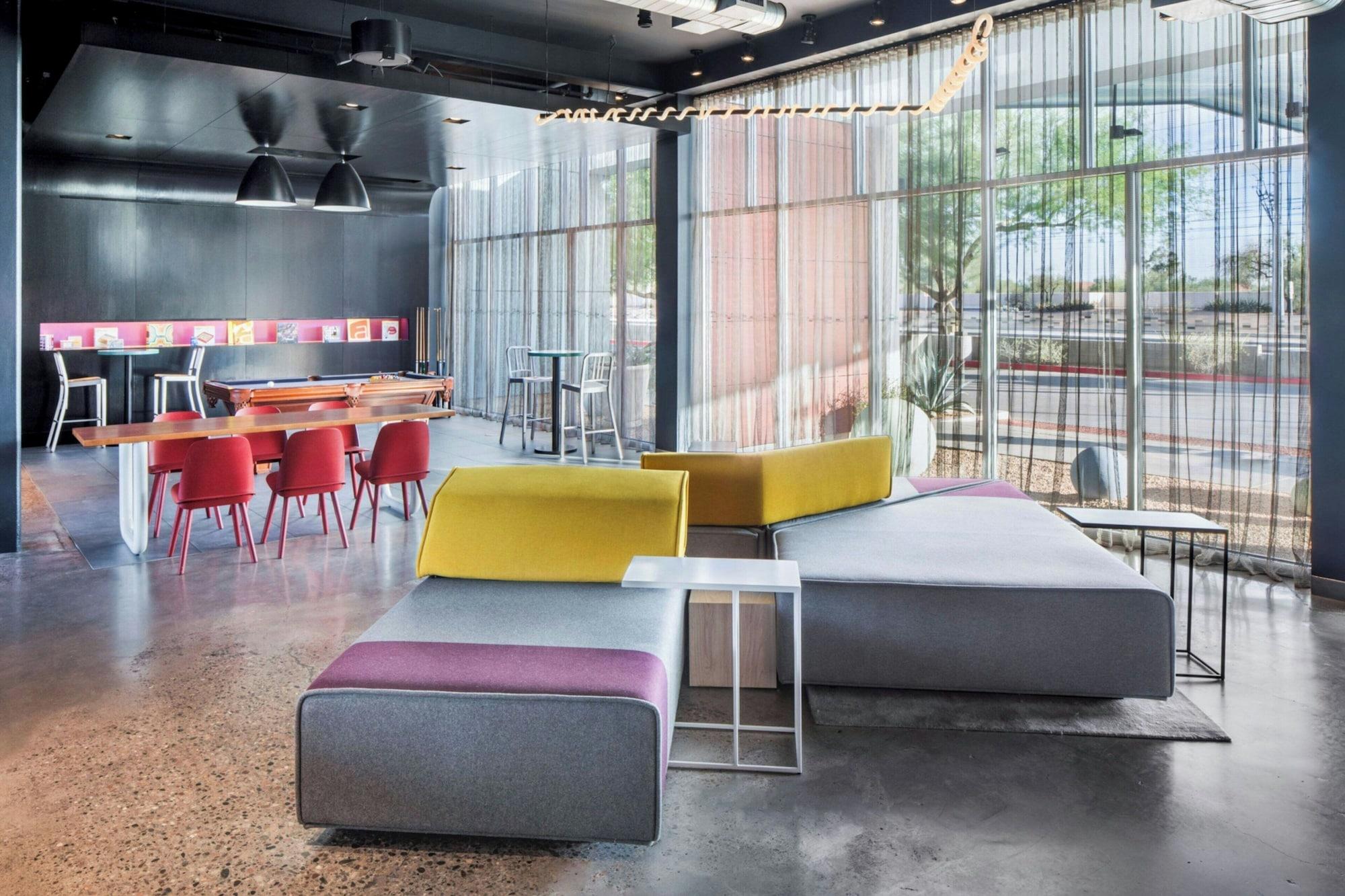 Vista Lobby Aloft Phoenix Airport