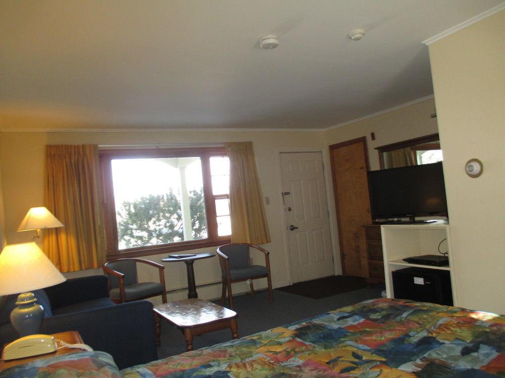 Killington Motel by null