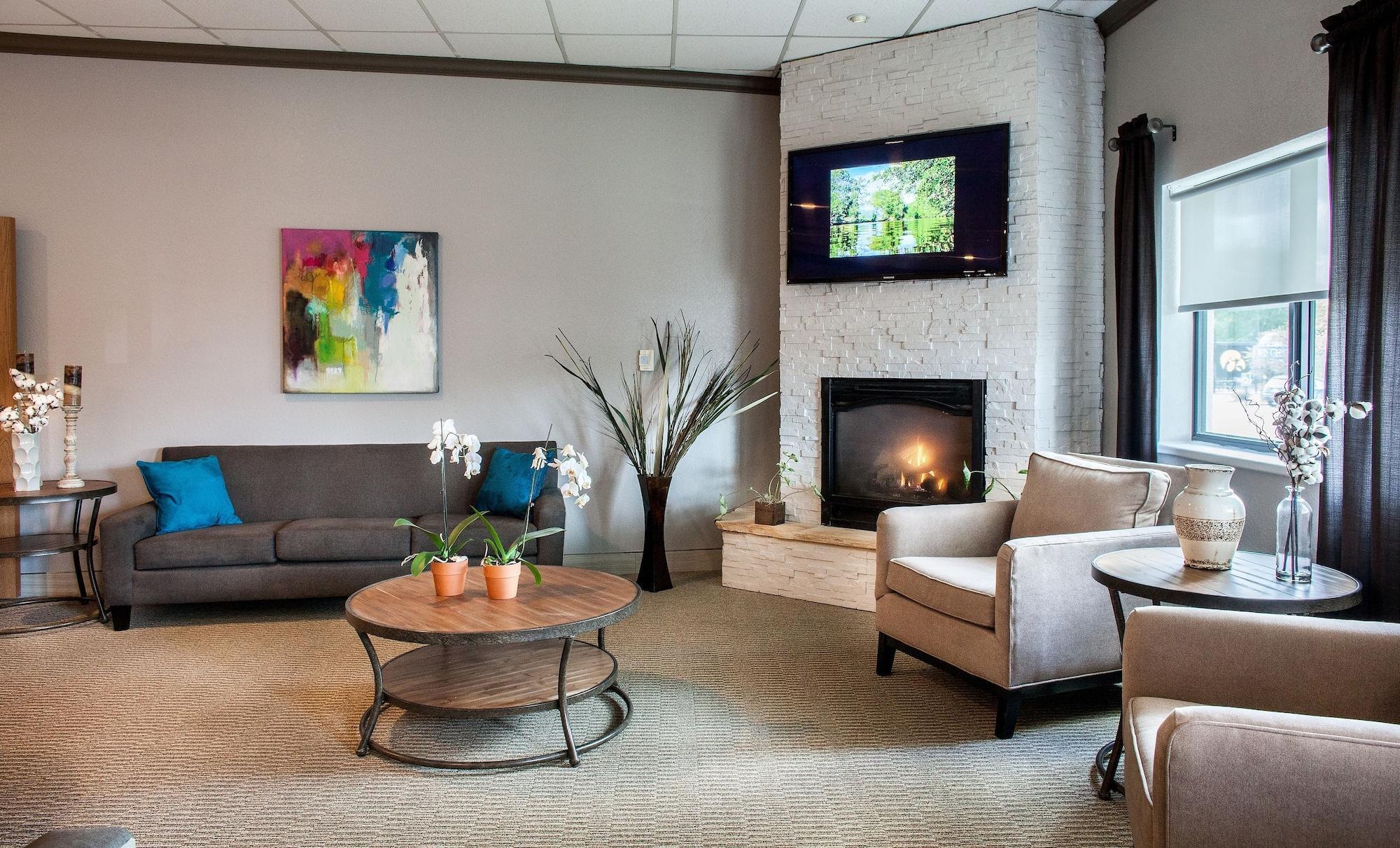 Vista Lobby Heartland Inn