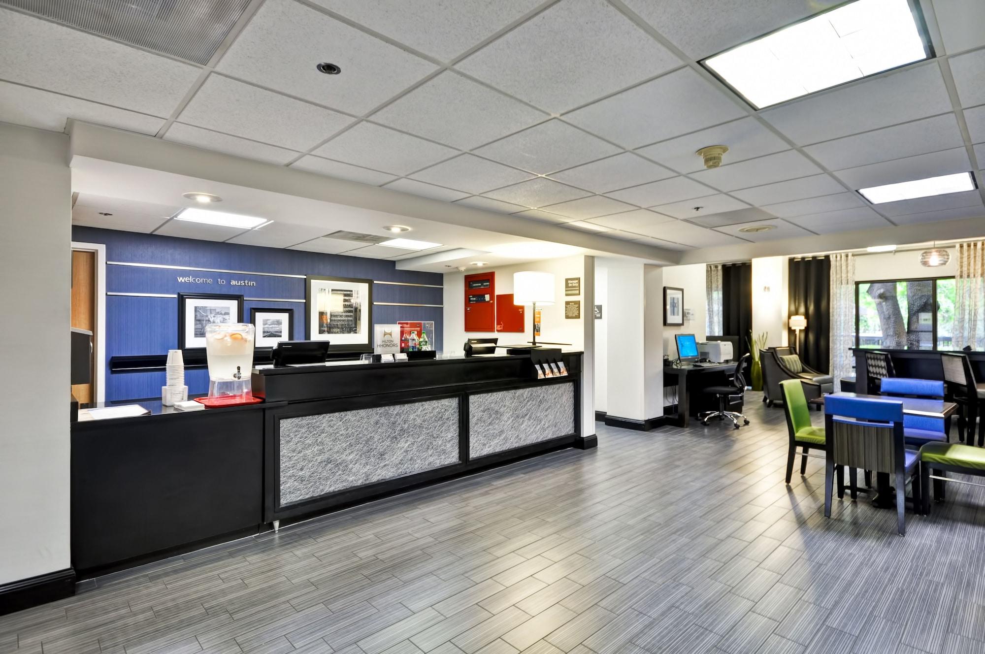 Vista Lobby Hampton Inn Austin North @ I - 35 & Hwy 183