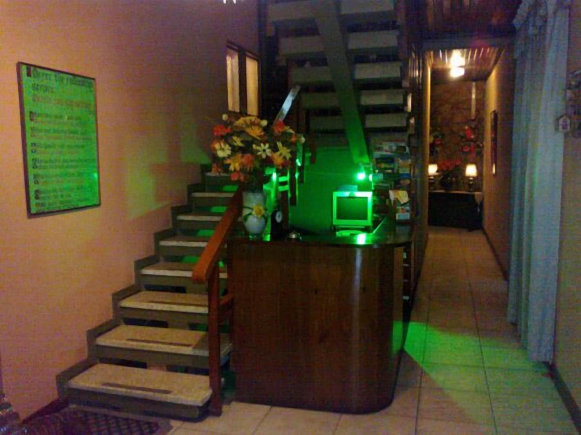 Vista Lobby Charly's Place Hotel