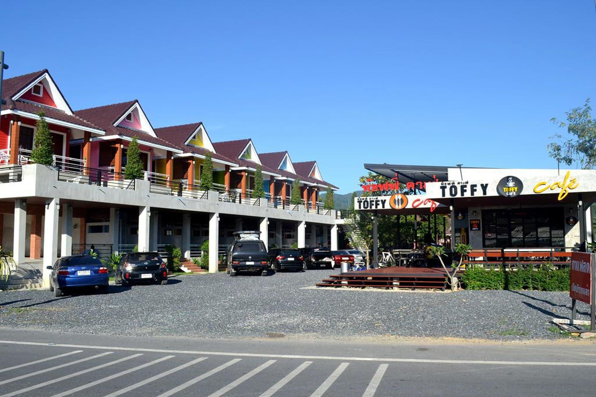 Varios Toffee House Resort