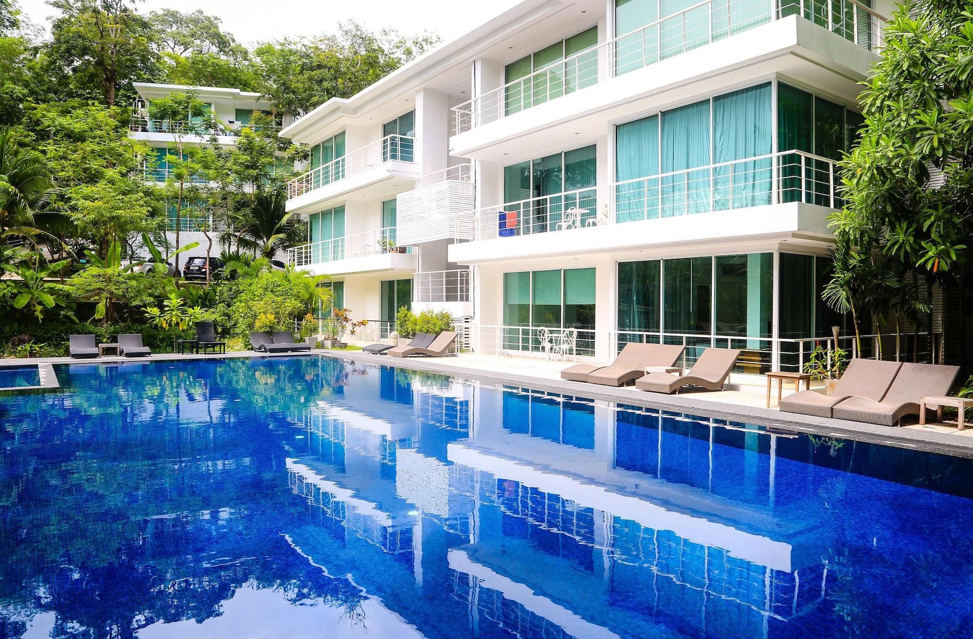 Vista Piscina Presidential Penhouse - Kamala