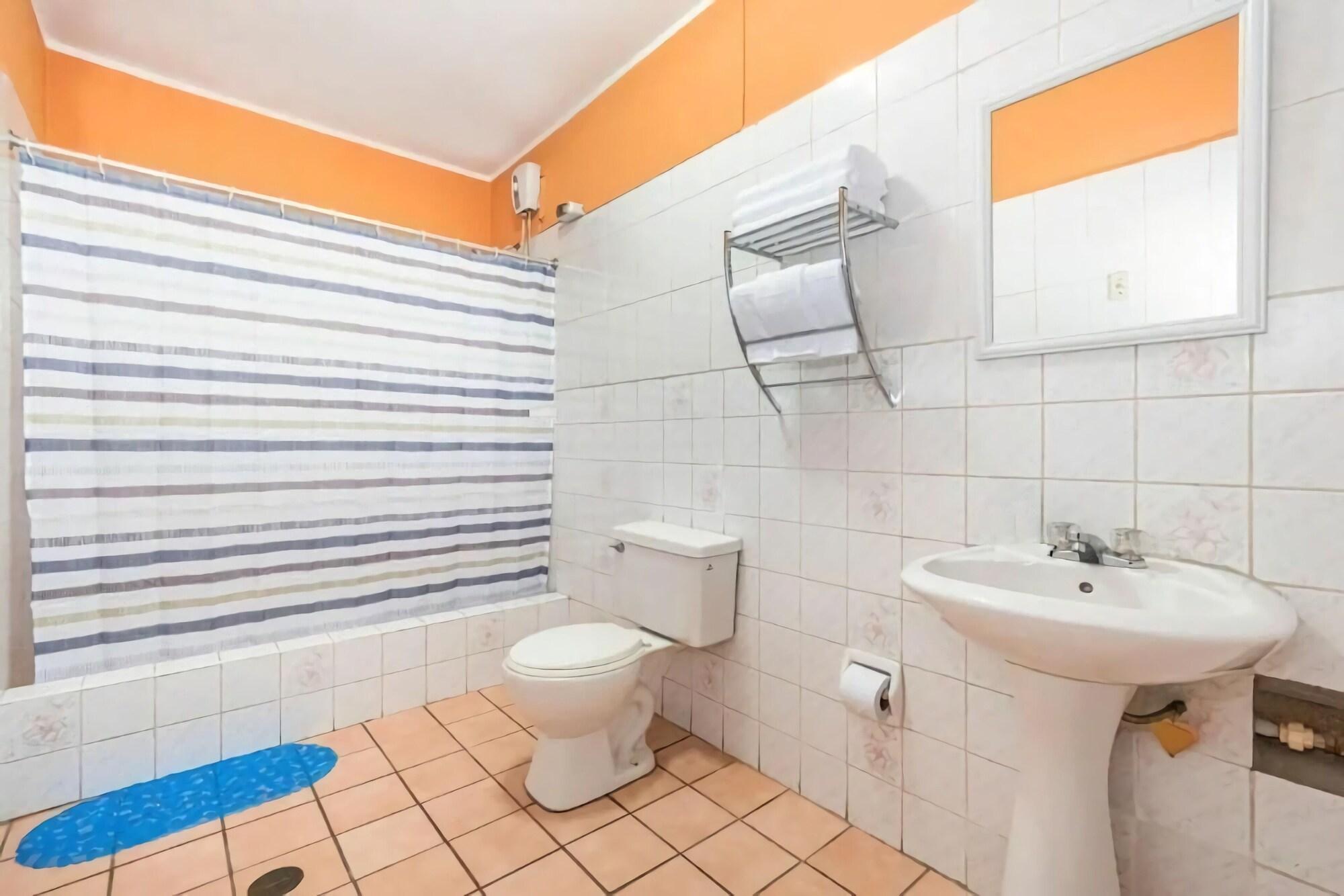 Equipamiento de Habitación Kurmi House Lima Airport