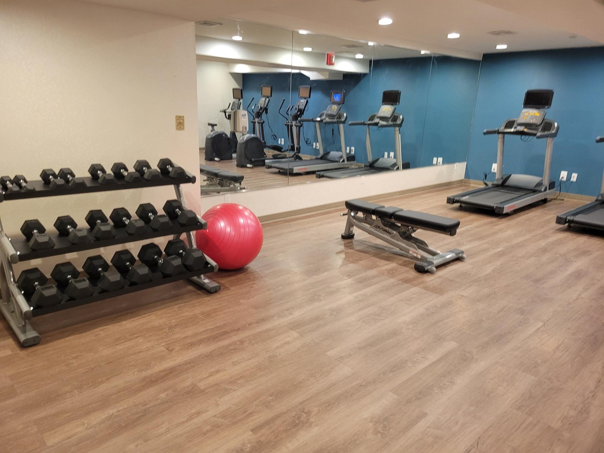 Gimnasio Holiday Inn Express Maspeth by IHG