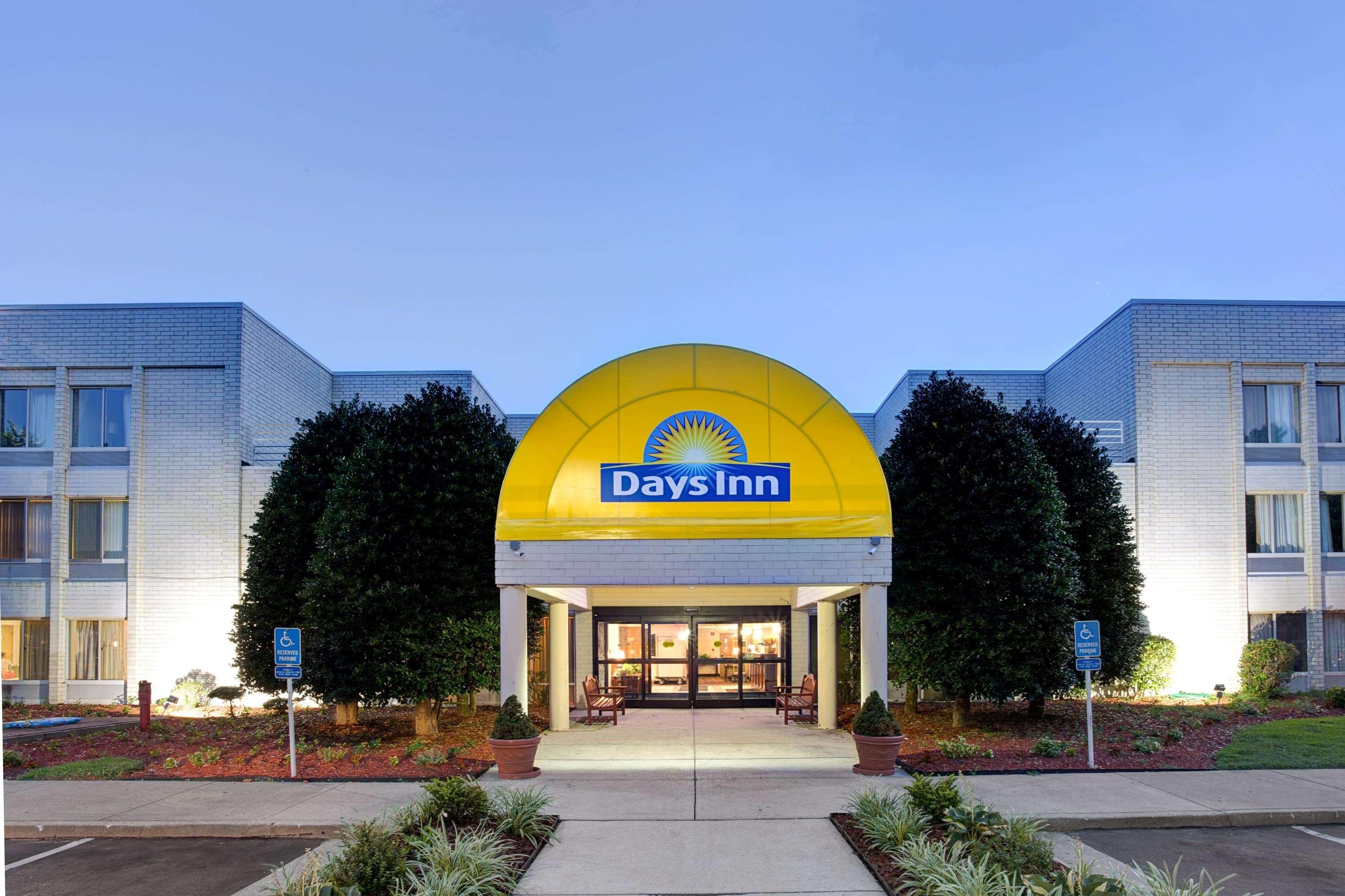 Varios Days Inn by Wyndham Newport News City Center Oyster Point