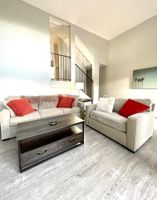 Alquiler Vacacional - 2 bed spacious condo steps from beach + pool!