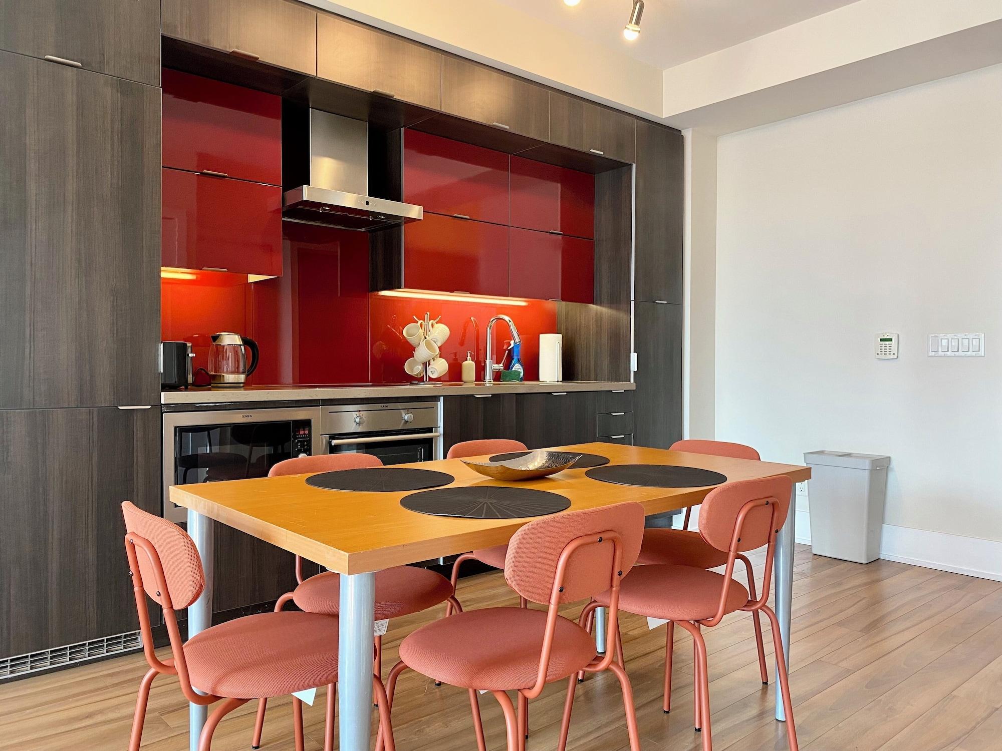 Equipamiento de Habitación Chic Urban Gateway in Toronto