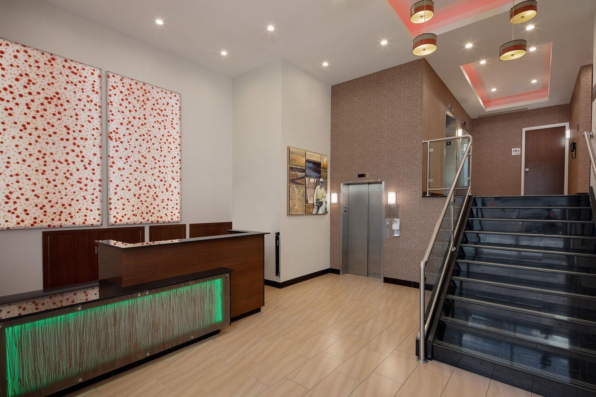 Vista Lobby Fairfield Inn & Suites New York Manhattan/Downtown East