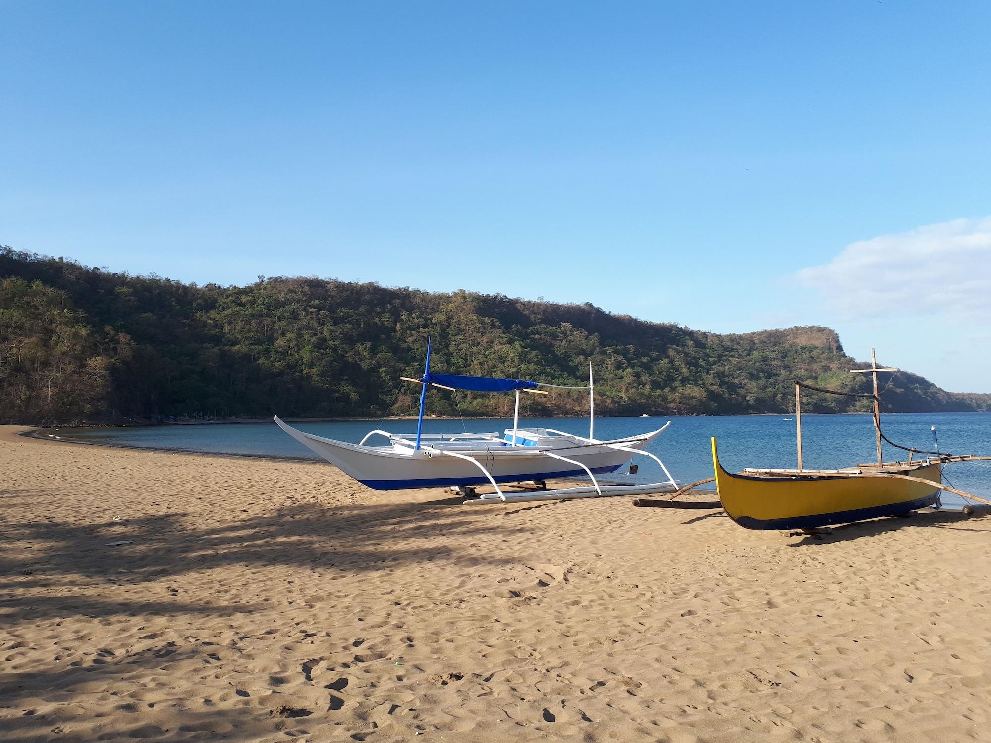 Playa Calayo Beach Resort