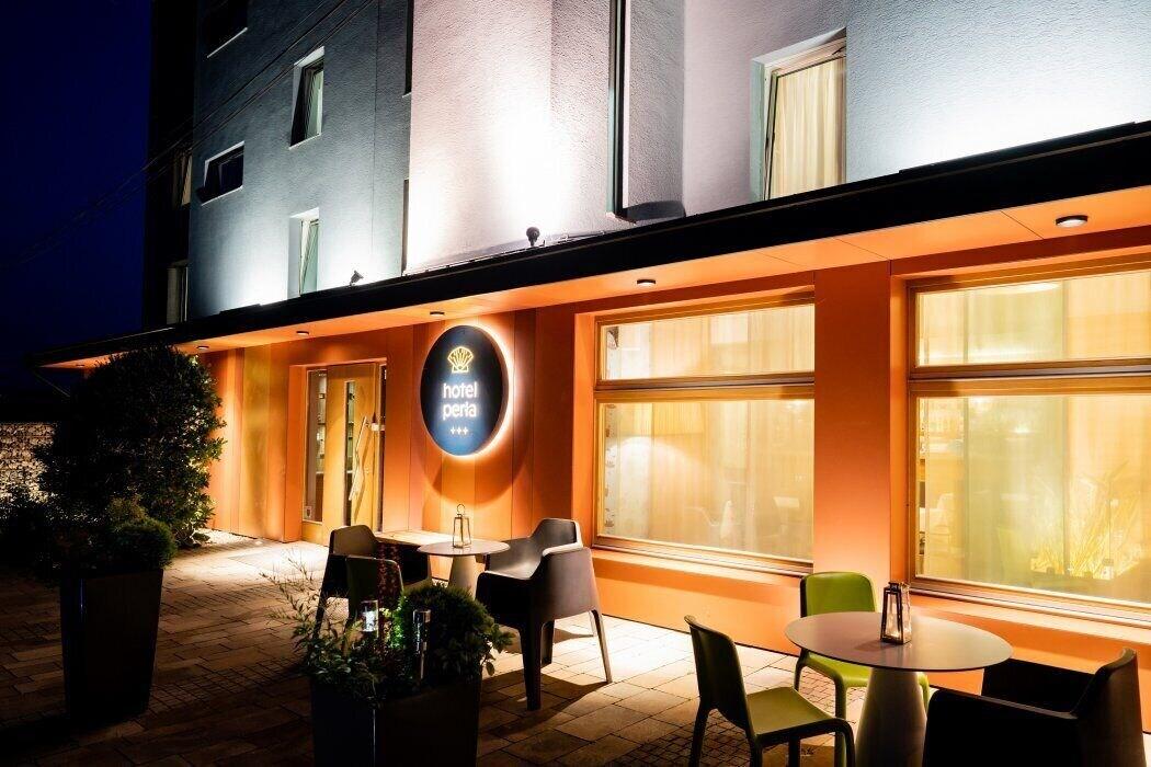 Vista Exterior Hotel Perla