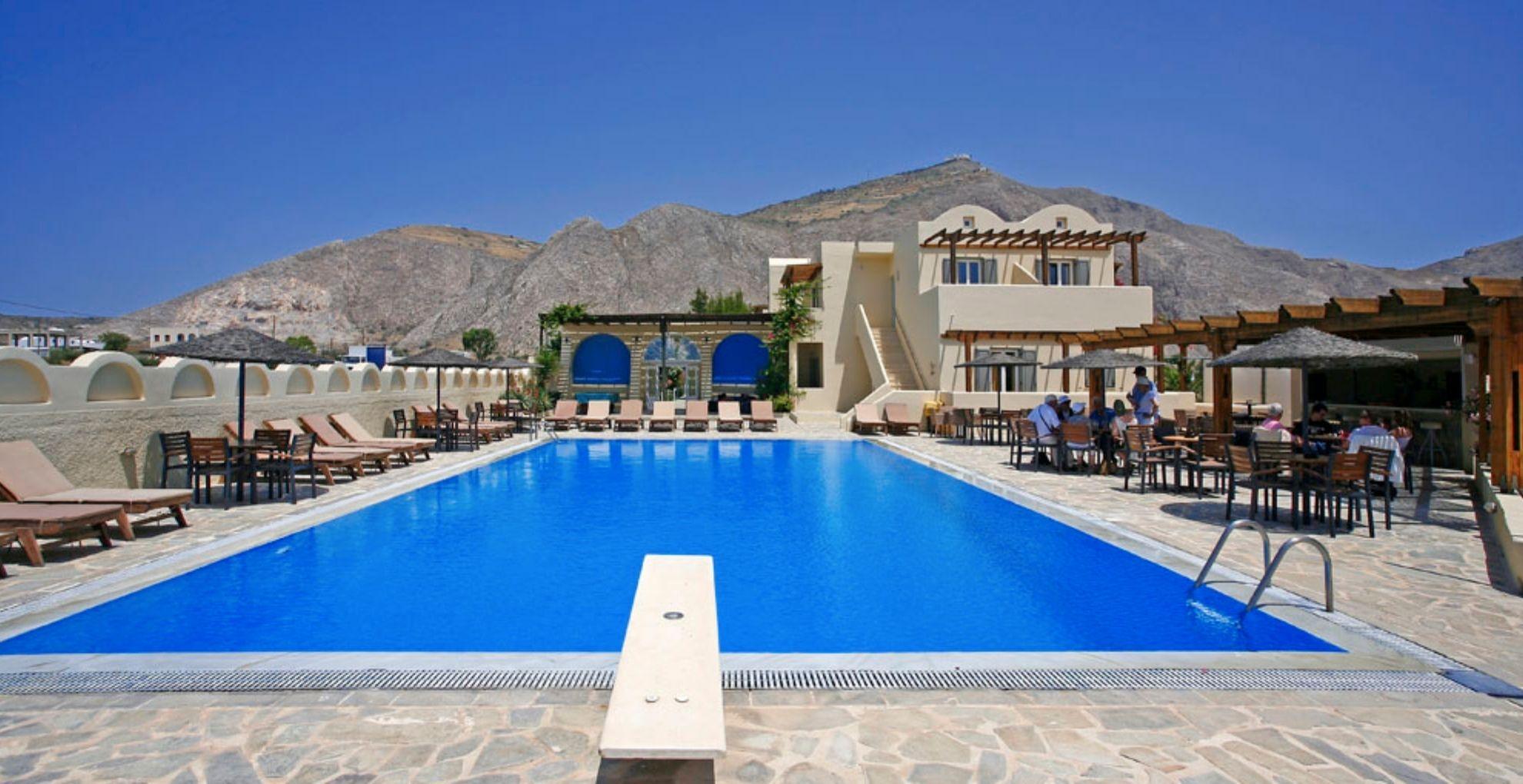 Vista Exterior Thera Mare Resort