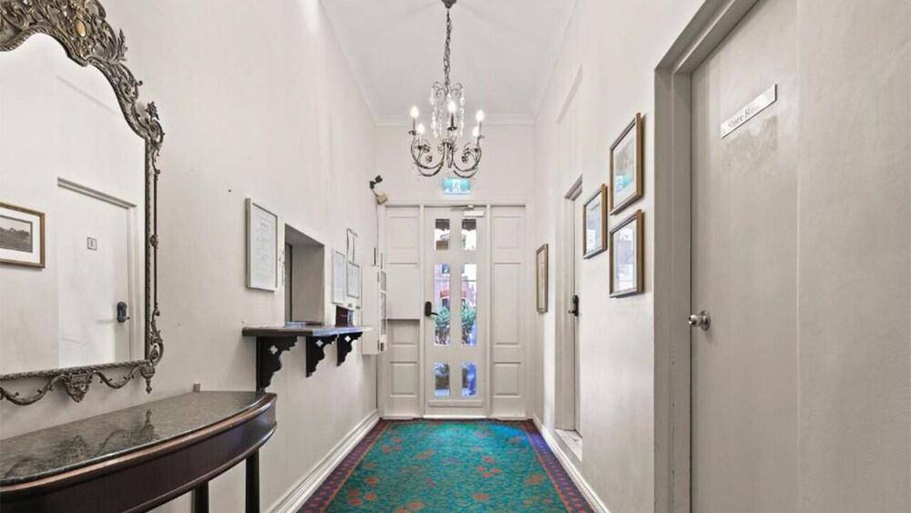 Varios Azzurro Pod Hotel Darling Harbour