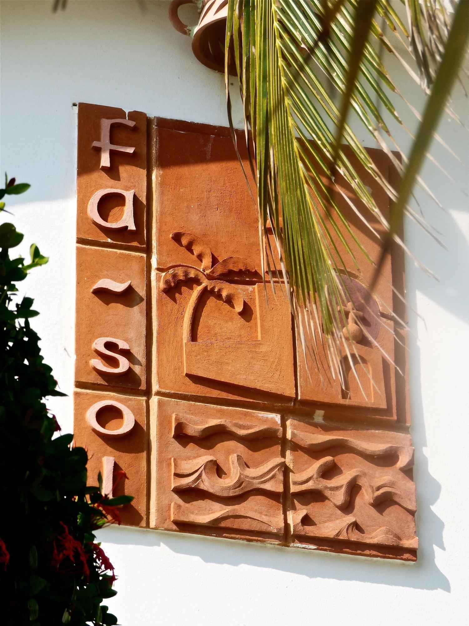 Vista Exterior Villas Fa-Sol