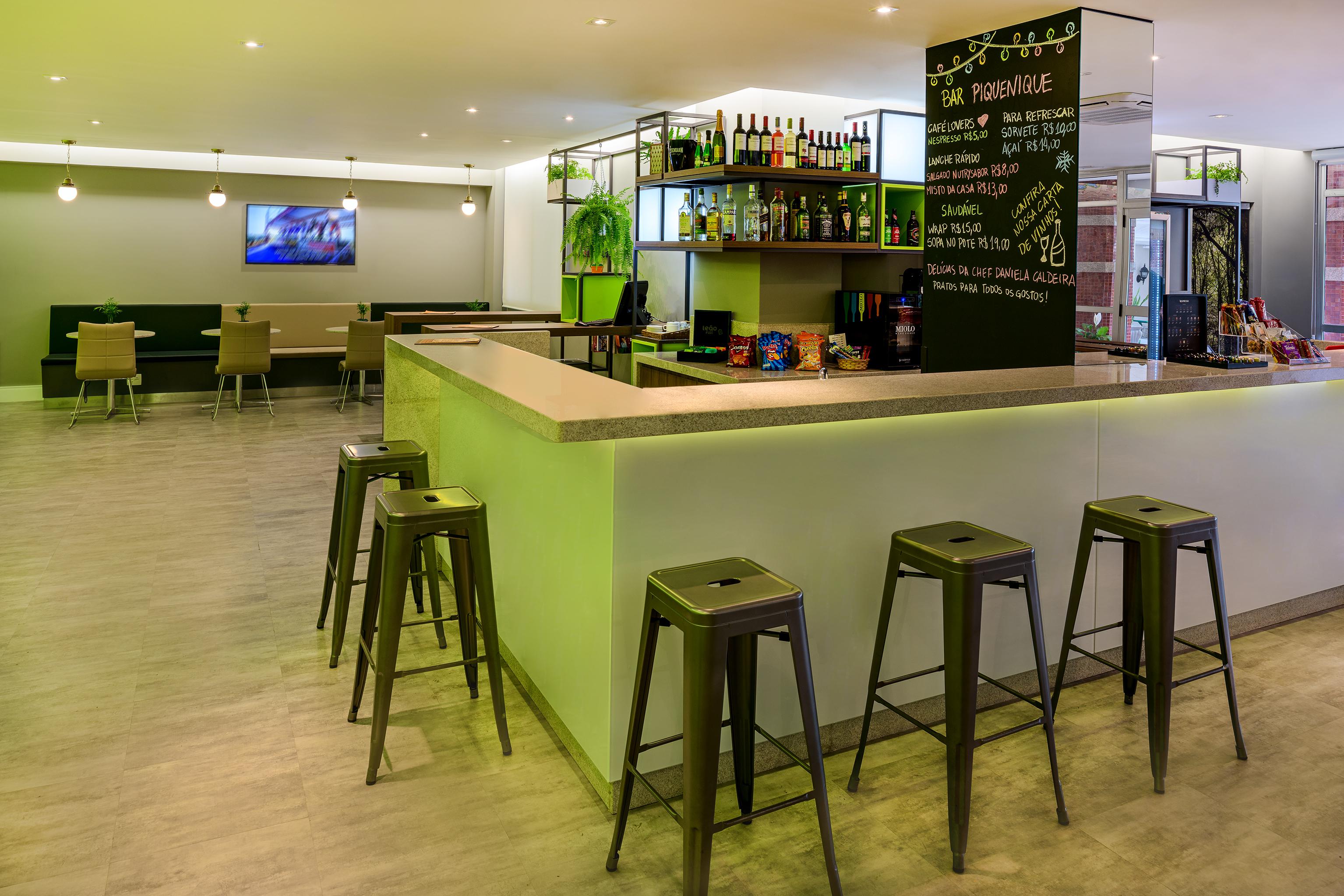 Bar/Salón Ibis Styles Curitiba Centro Cívico