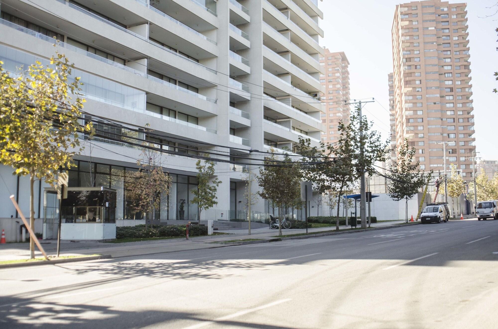 Varios Loica Suites