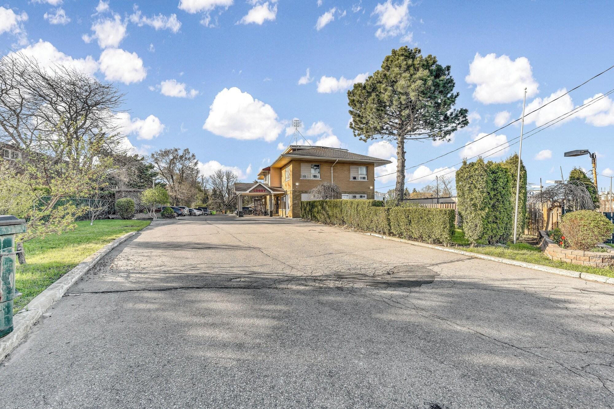 Varios Park Motel