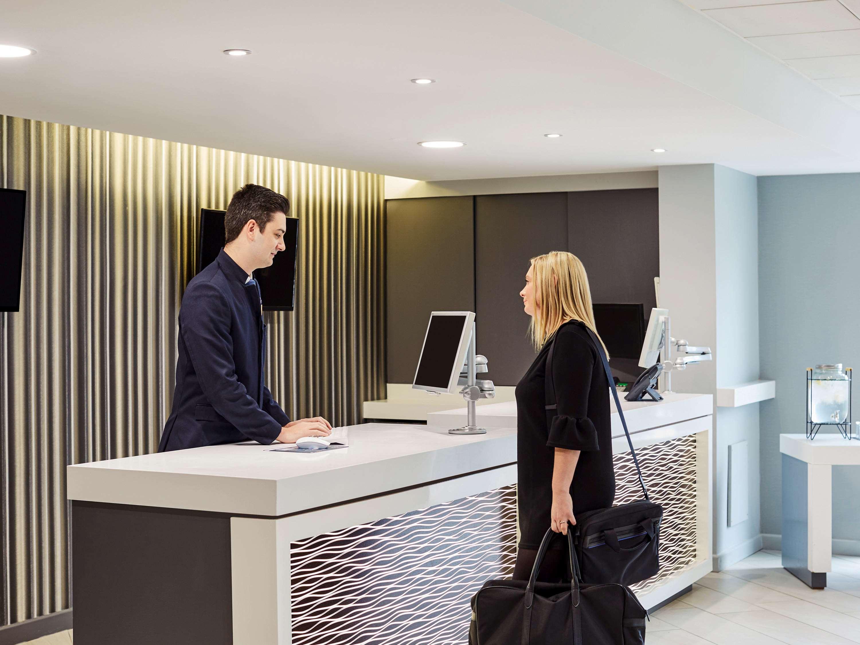 Vista Exterior Novotel Wolverhampton