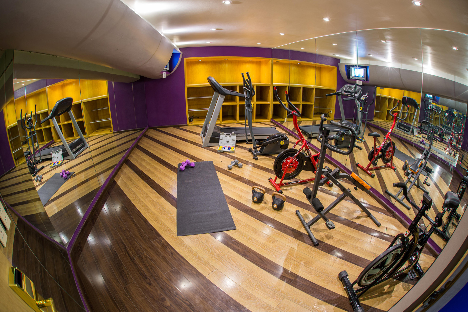 Gimnasio Grand Prix-WeEnjoyHotels-Aeropuerto