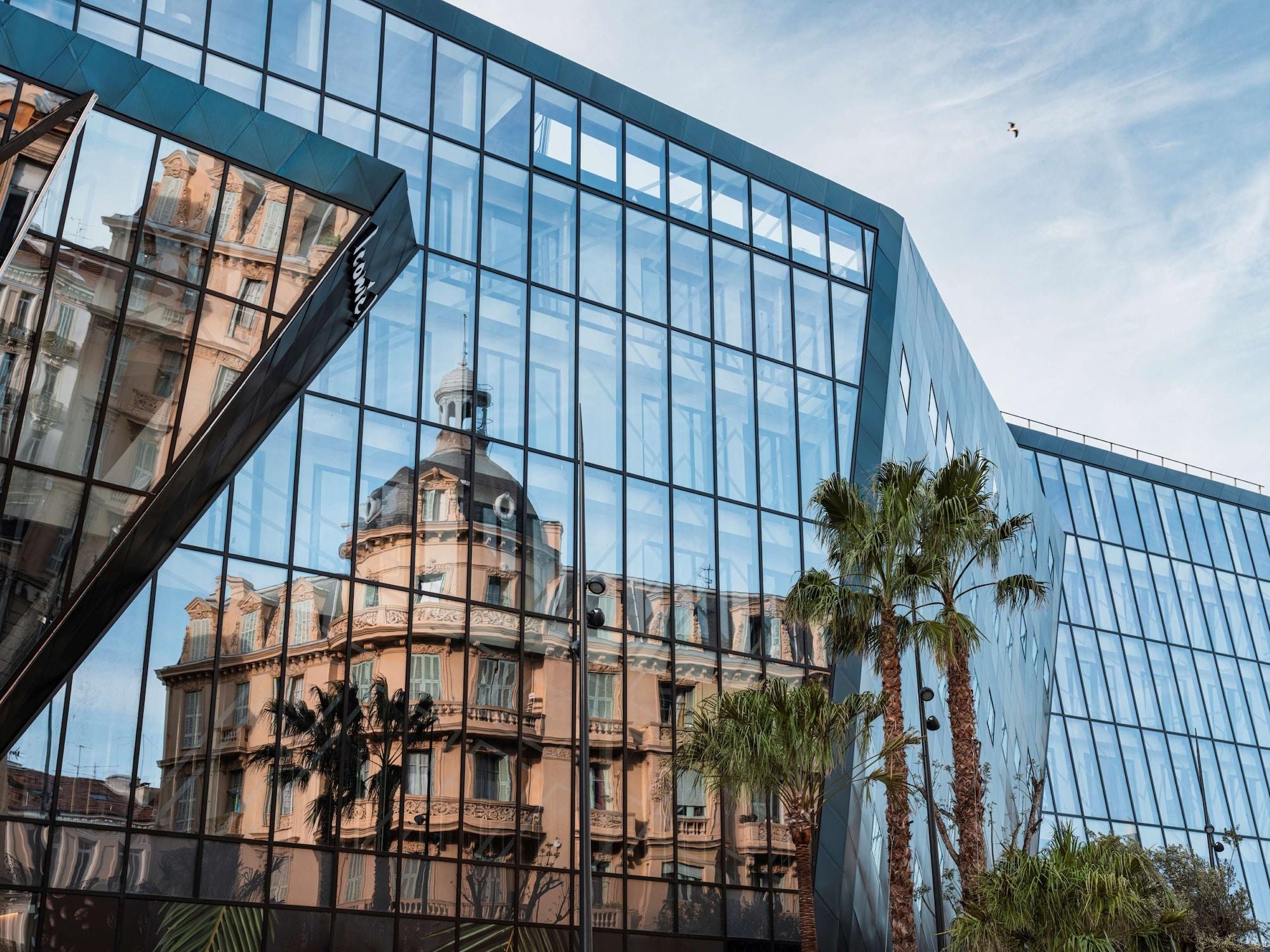 Vista Exterior DoubleTree by Hilton Nice Centre Iconic
