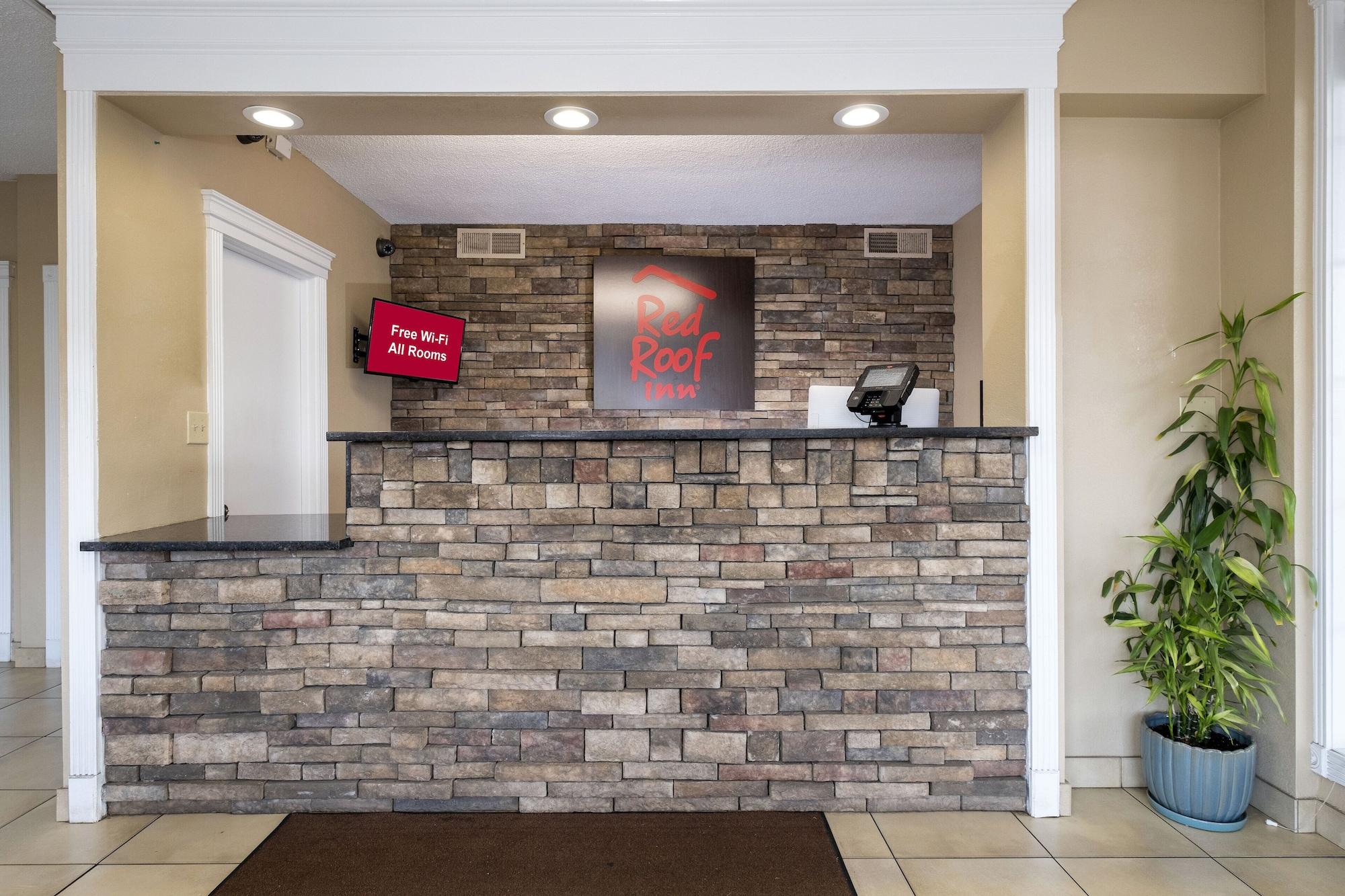 Vista Lobby Red Roof Inn Knoxville North - Merchants Drive