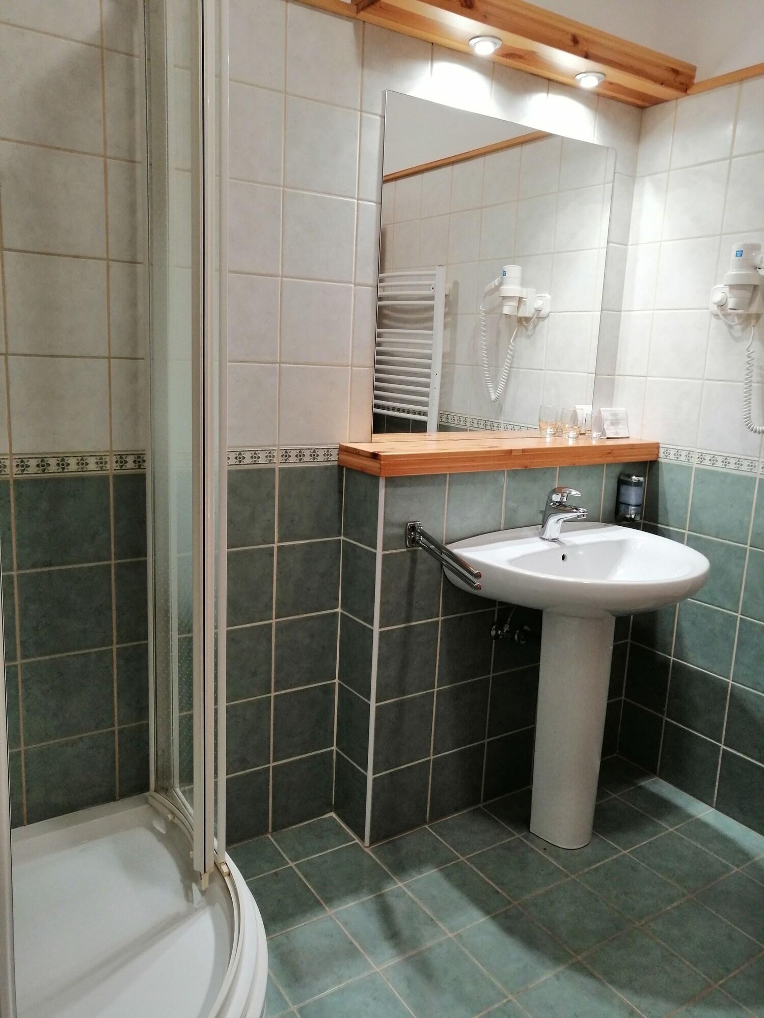 Equipamiento de Habitación Józsi Bácsi Vendéglője és Szállodája