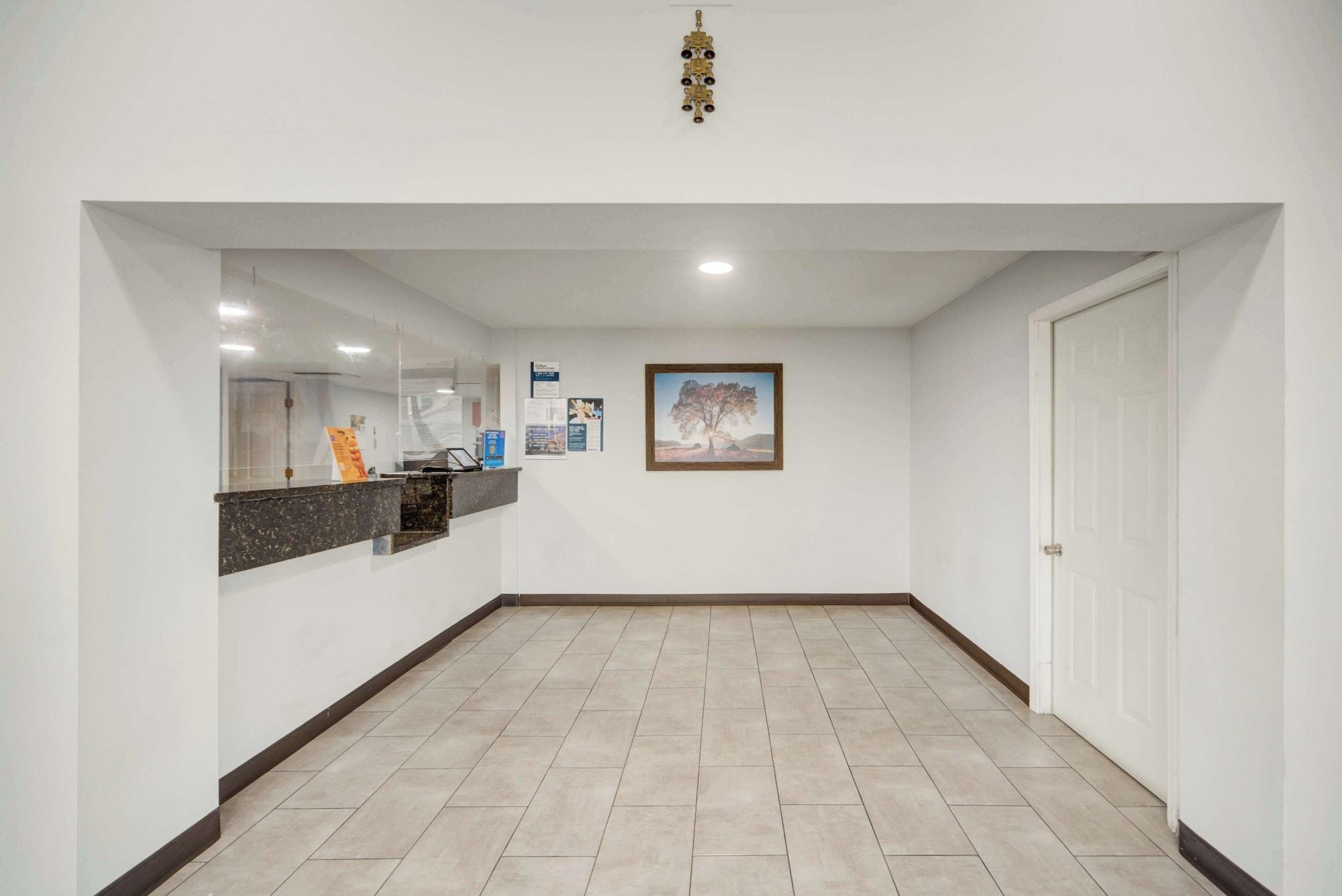 Vista Lobby Motel 6 San Antonio, TX – I-35 North Corridor