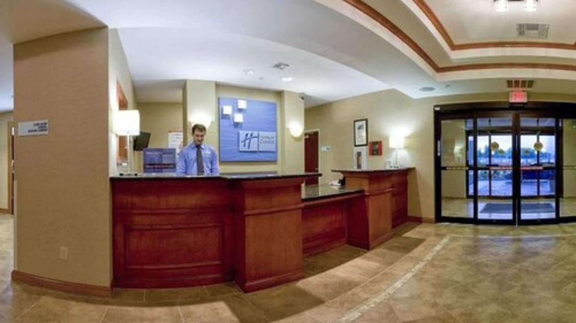 Vista Lobby Holiday Inn Express Hotel & Suites Bartlesville by IHG