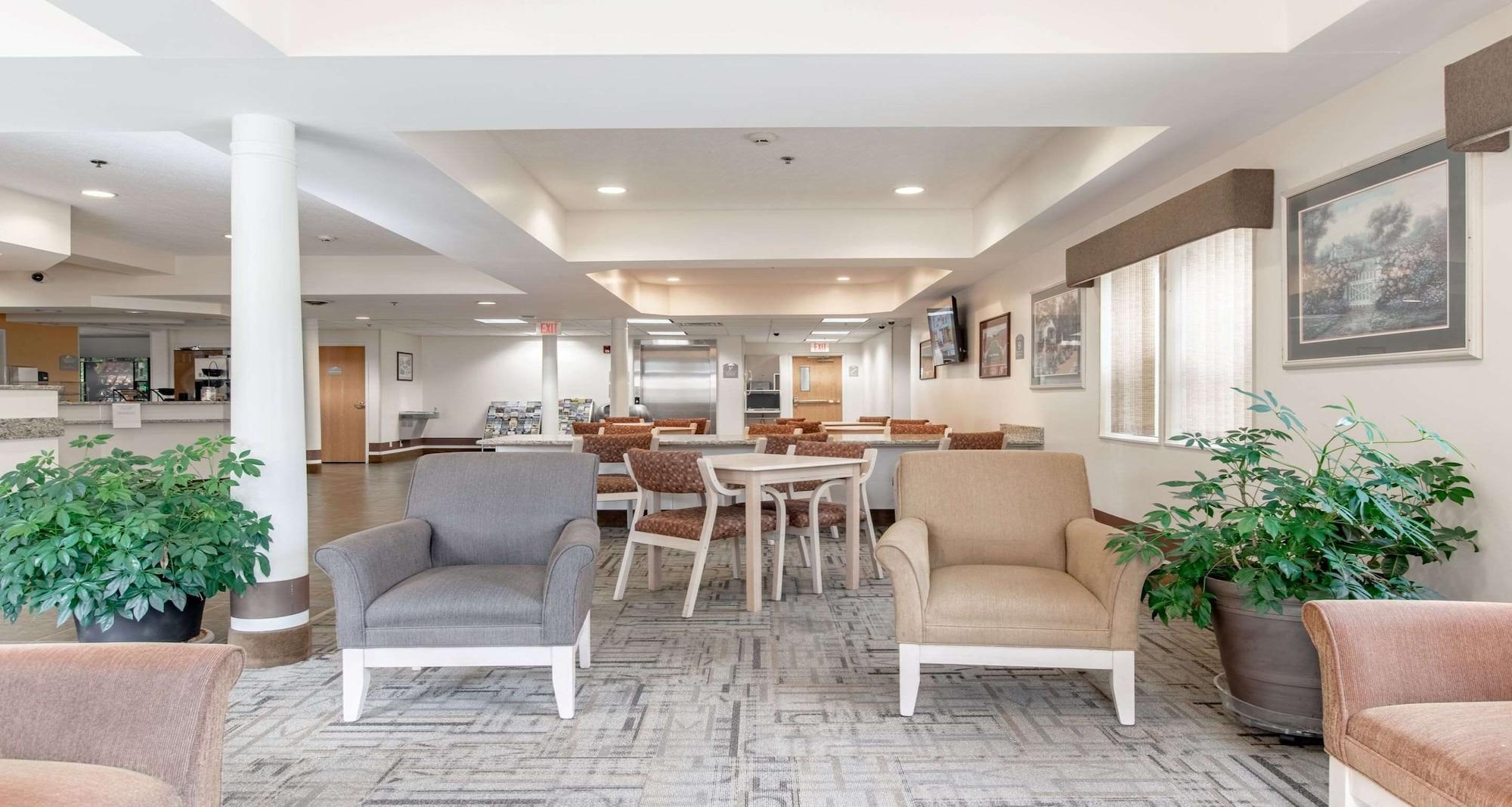 Vista Lobby SureStay Hotel by Best Western Christiansburg Blacksburg