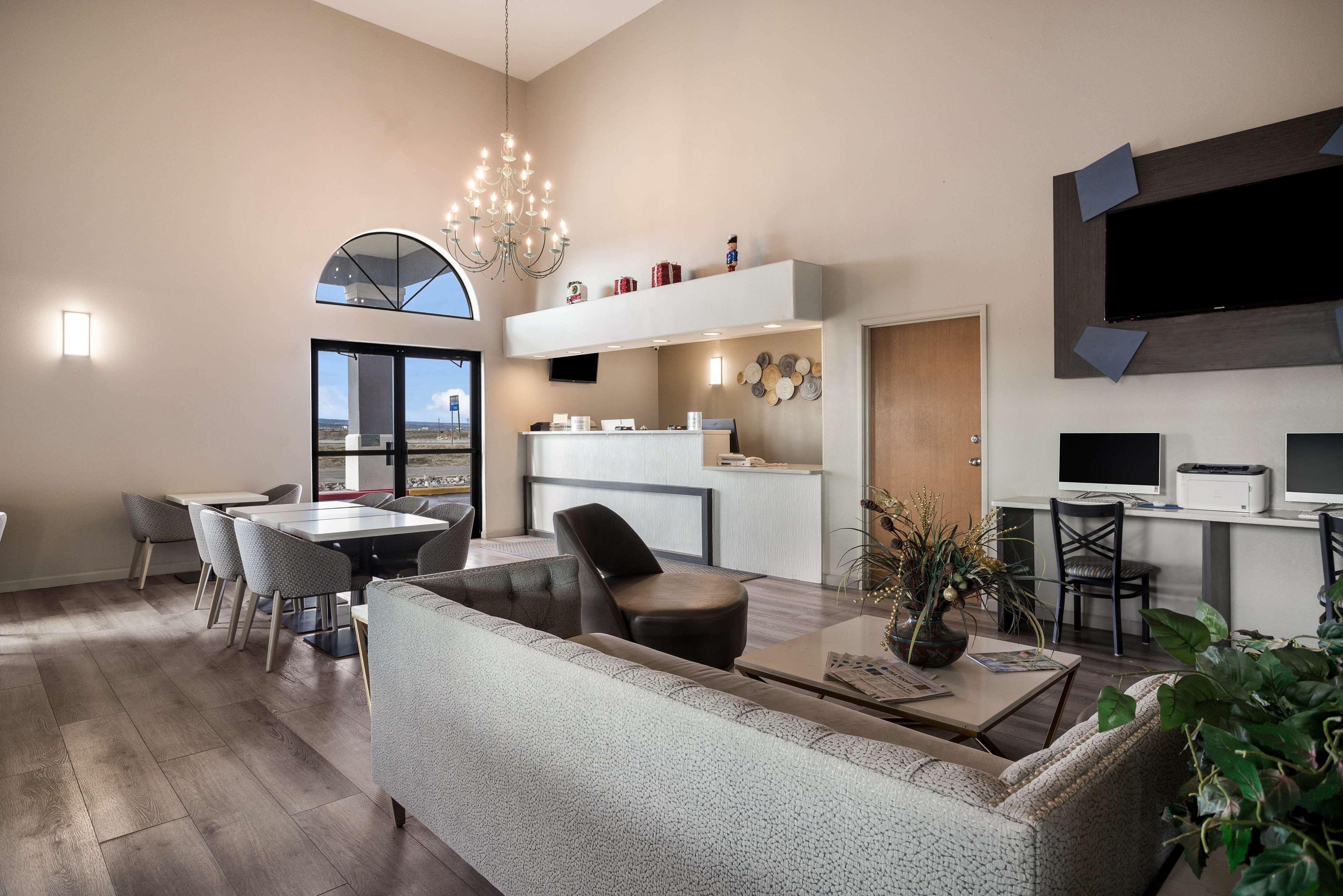 Vista Lobby SureStay Hotel by Best Western Grants