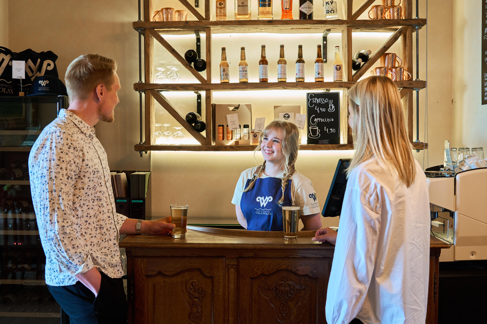 Vista Lobby Villa Wolax