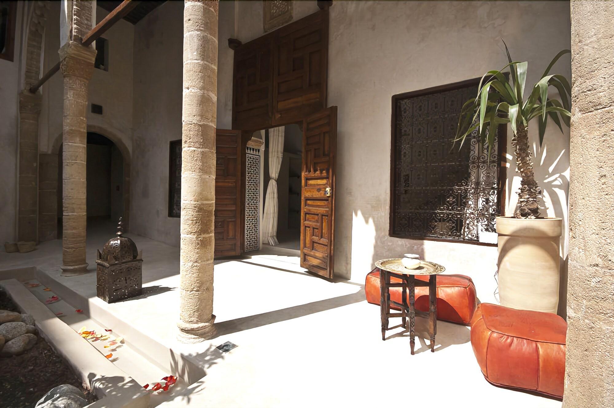 Vista Exterior Riad El Maâti